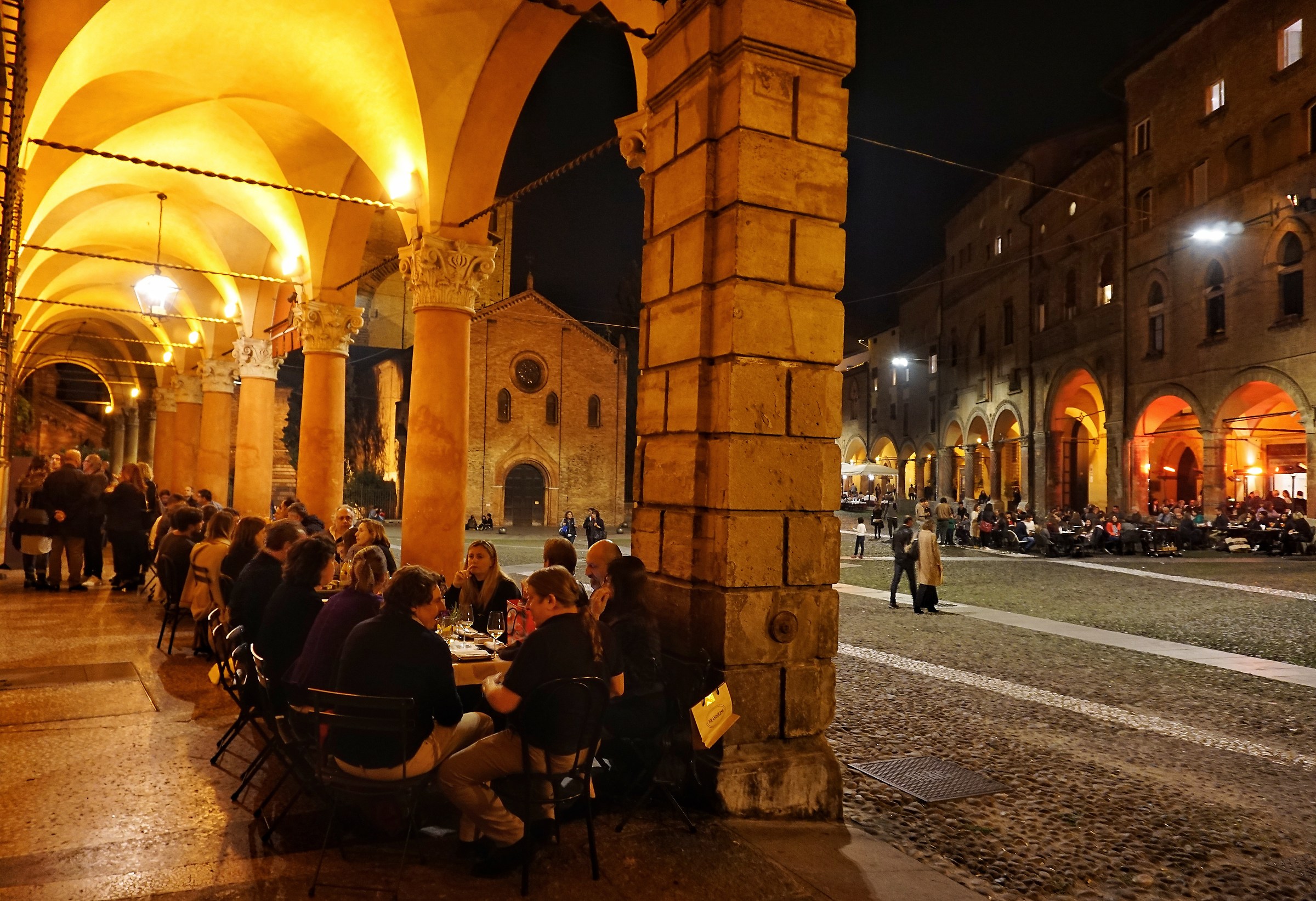 Piazza santo Stefano Bologna