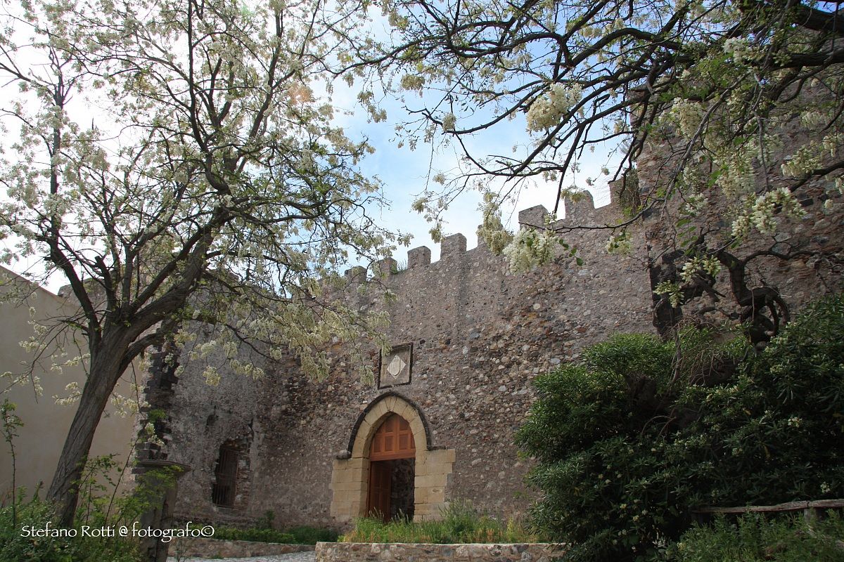 6 input walls Frederick