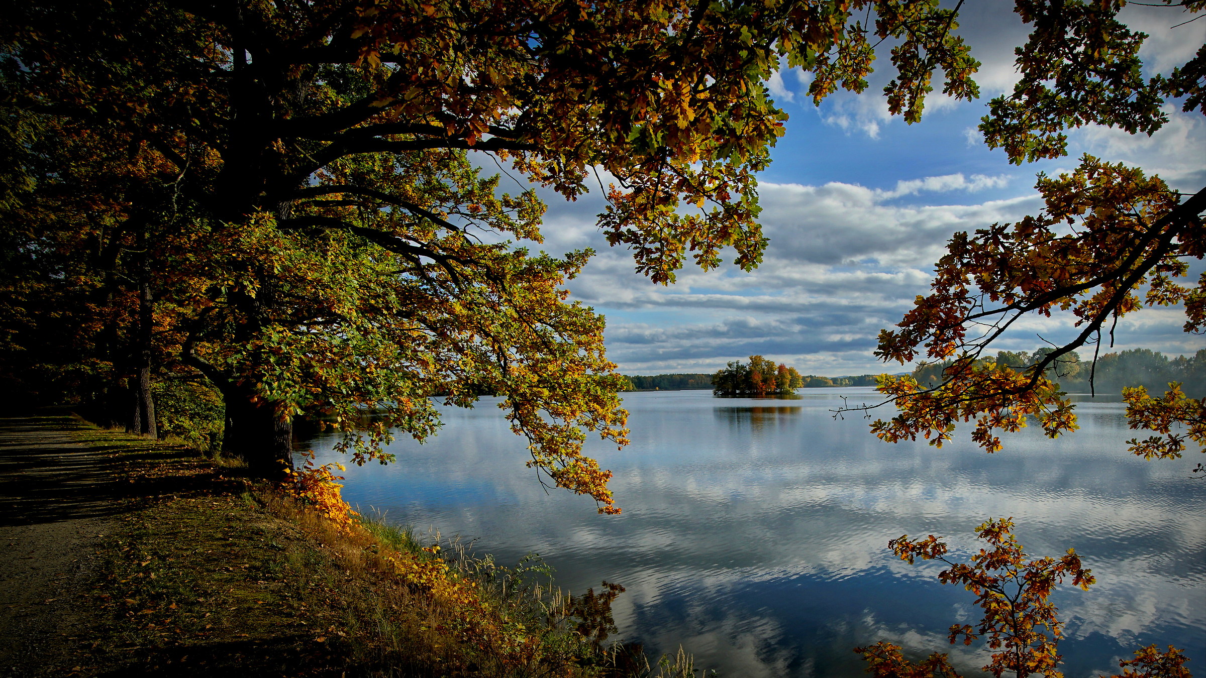 Lago d'autunno