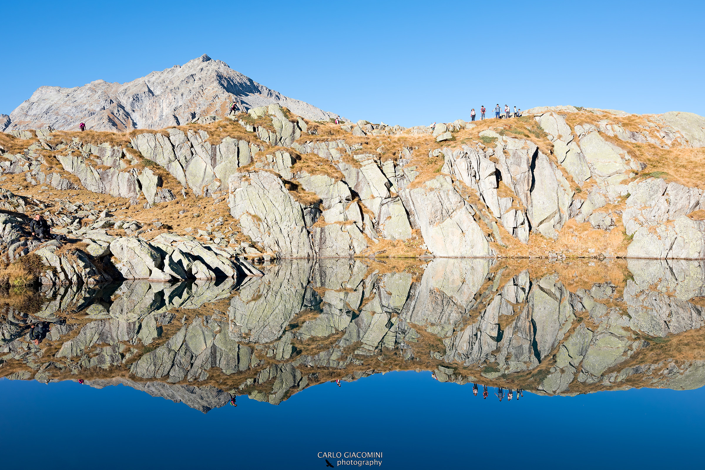 Specchiata nel Lago Nero