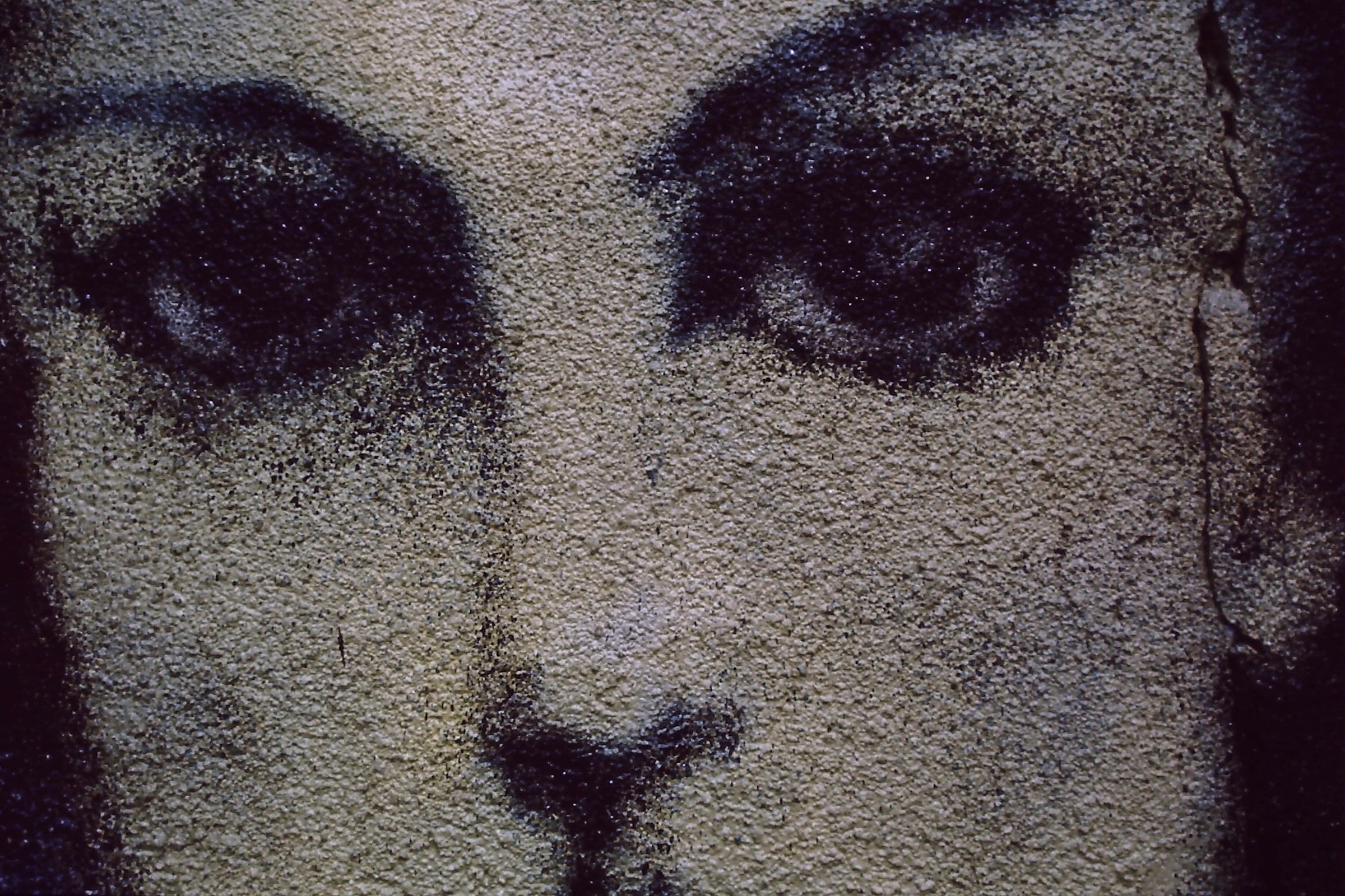 663 - rough background for deep look - MI Milan