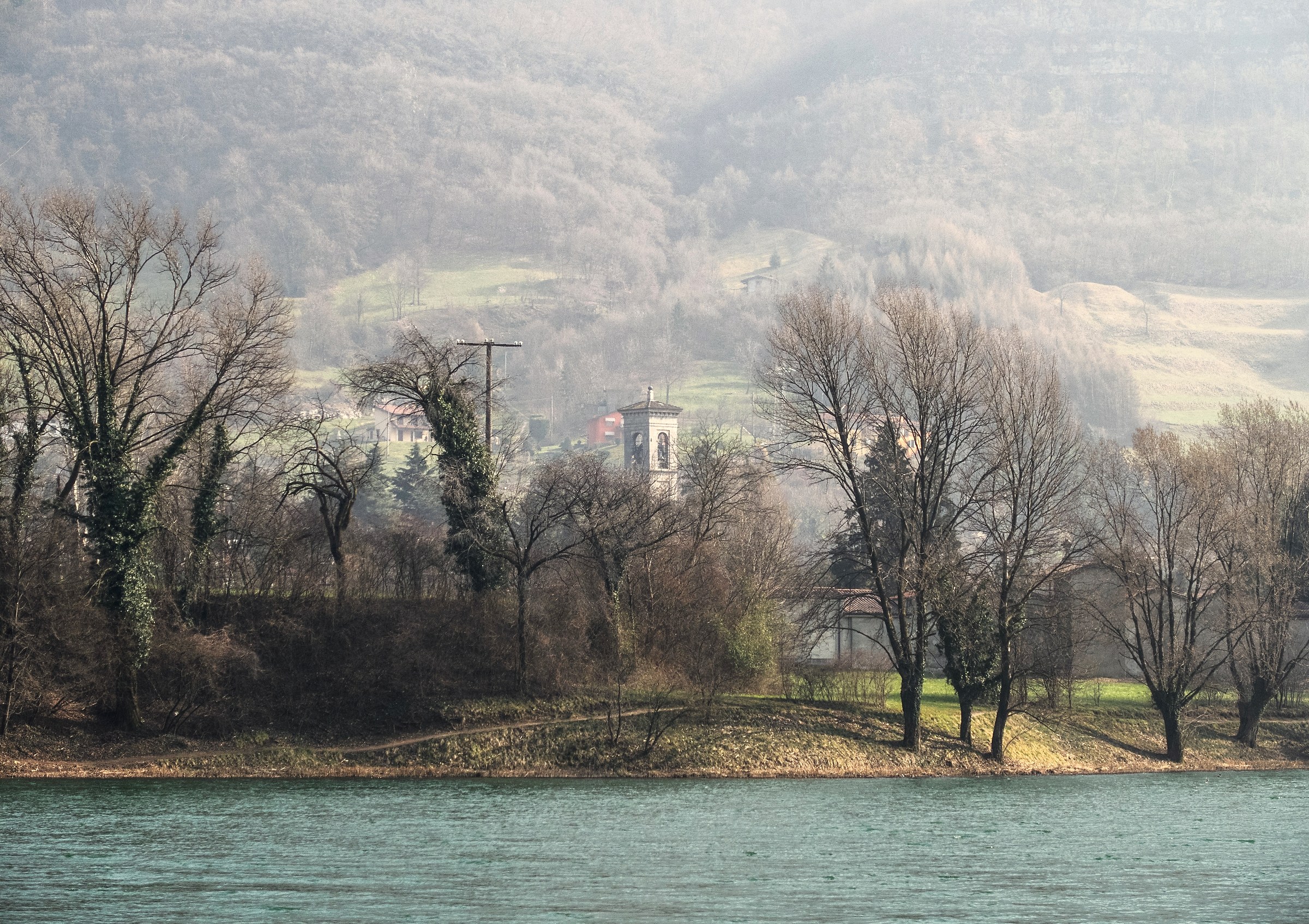 It's like autumn ... on Endine Lake