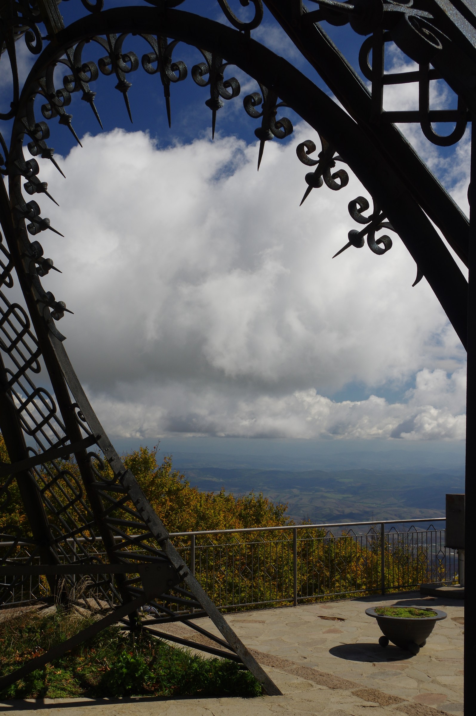 ...attraverso una cornice