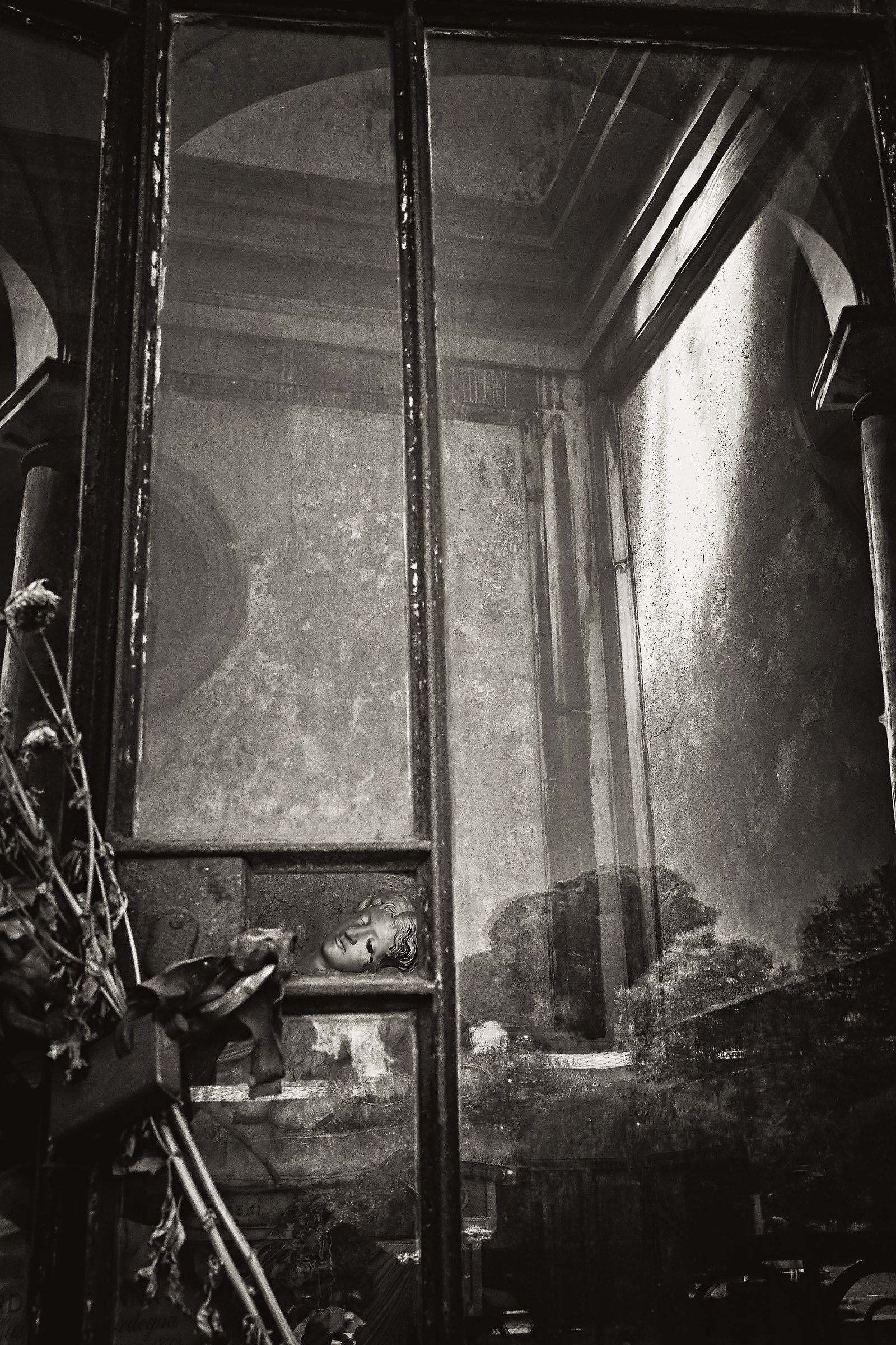 Verano cemetery, Roma, August, 2017.