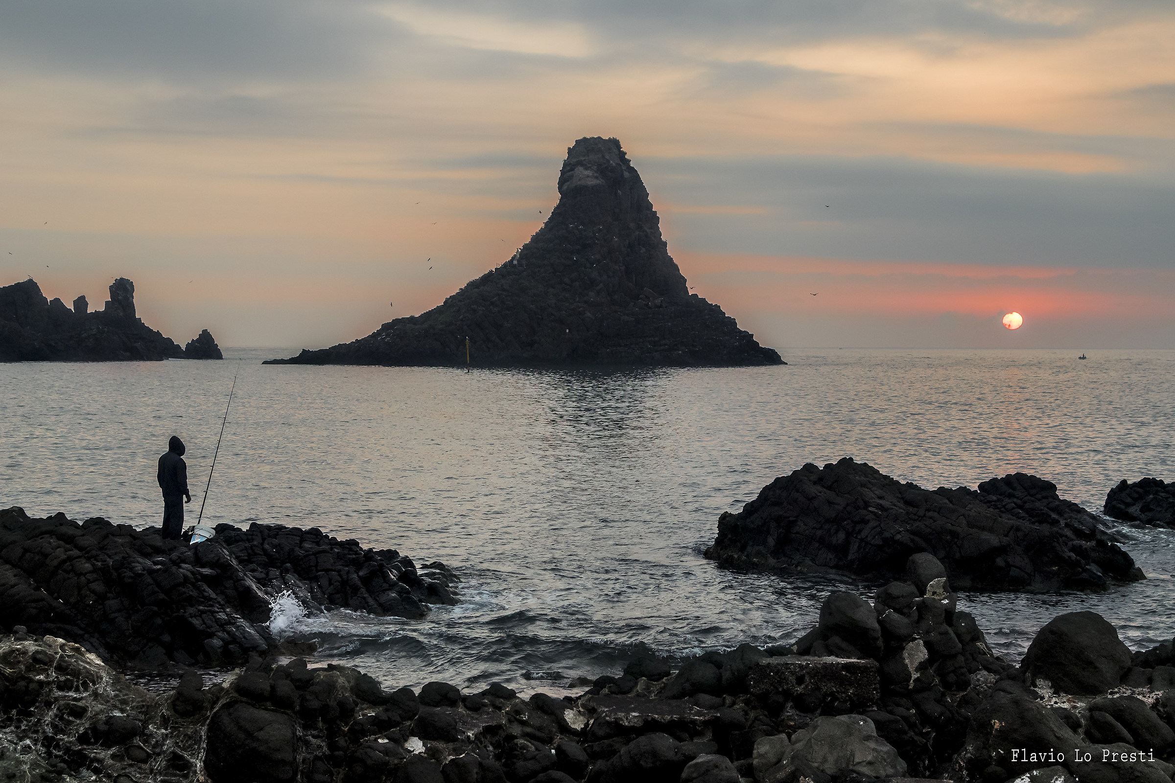 Riviera dei ciclopi all'alba