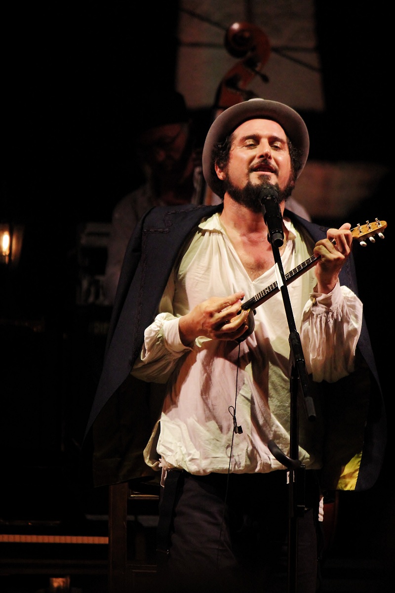 Vinicio Capossella Live at Marostica