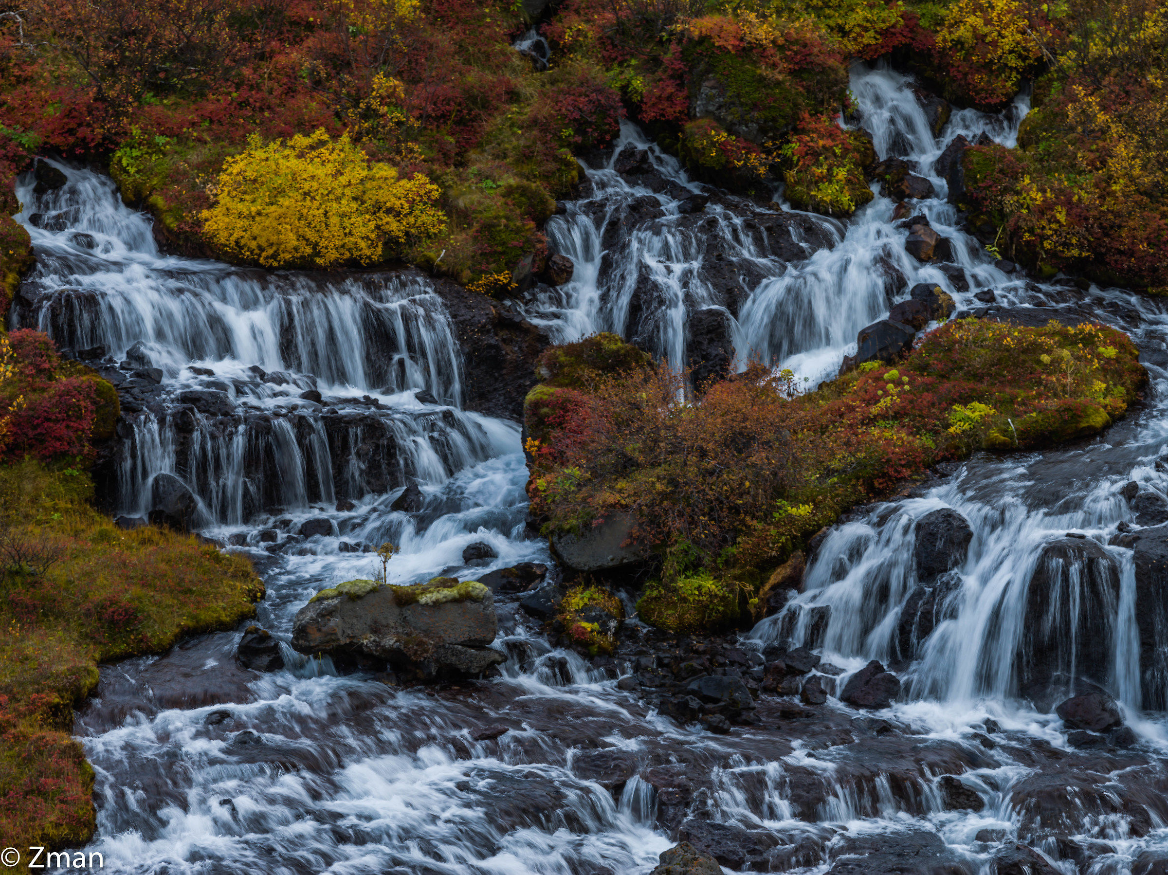 Le cascate di Hraunfossar