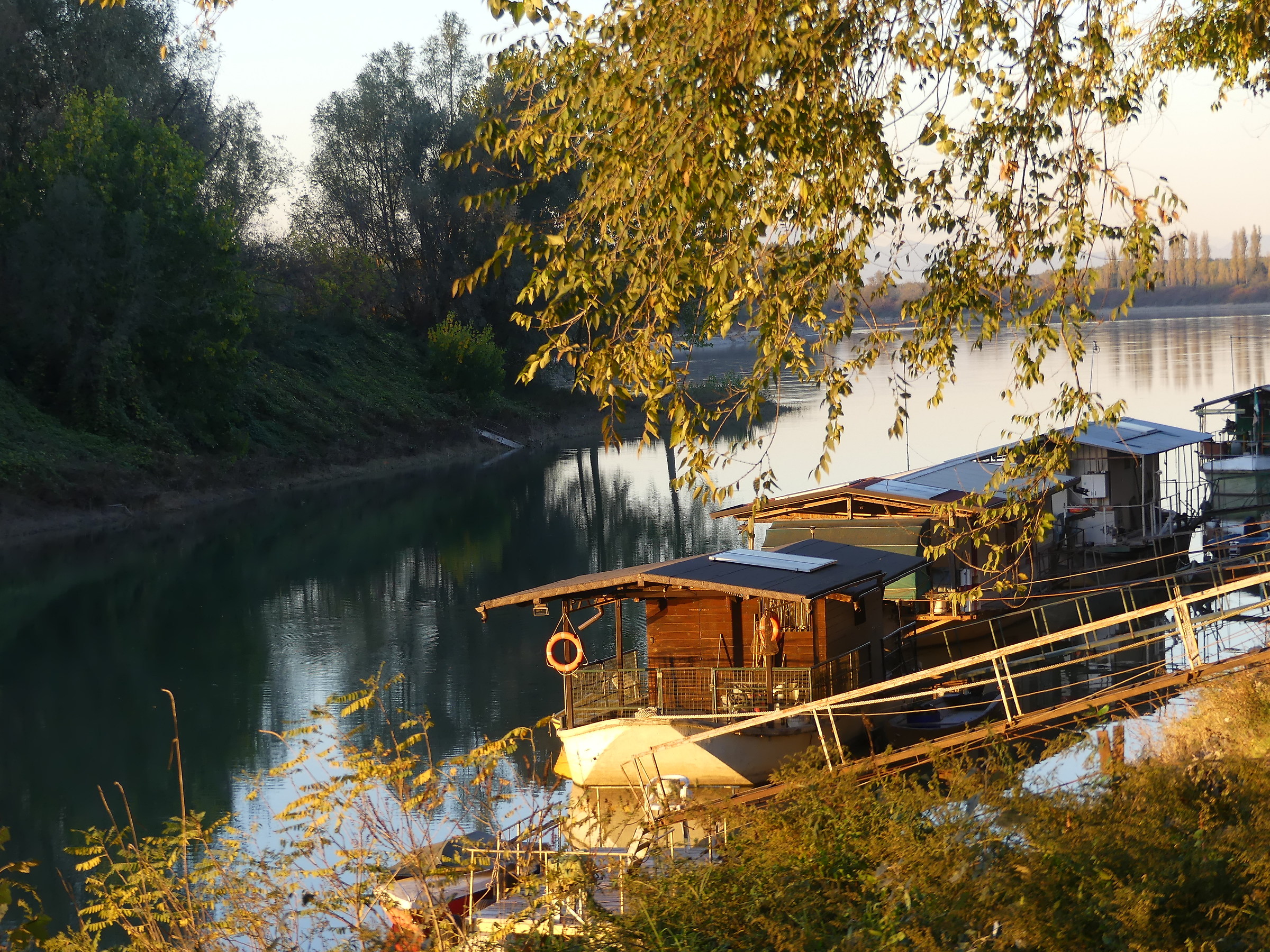 Case galleggianti sul grande fiume