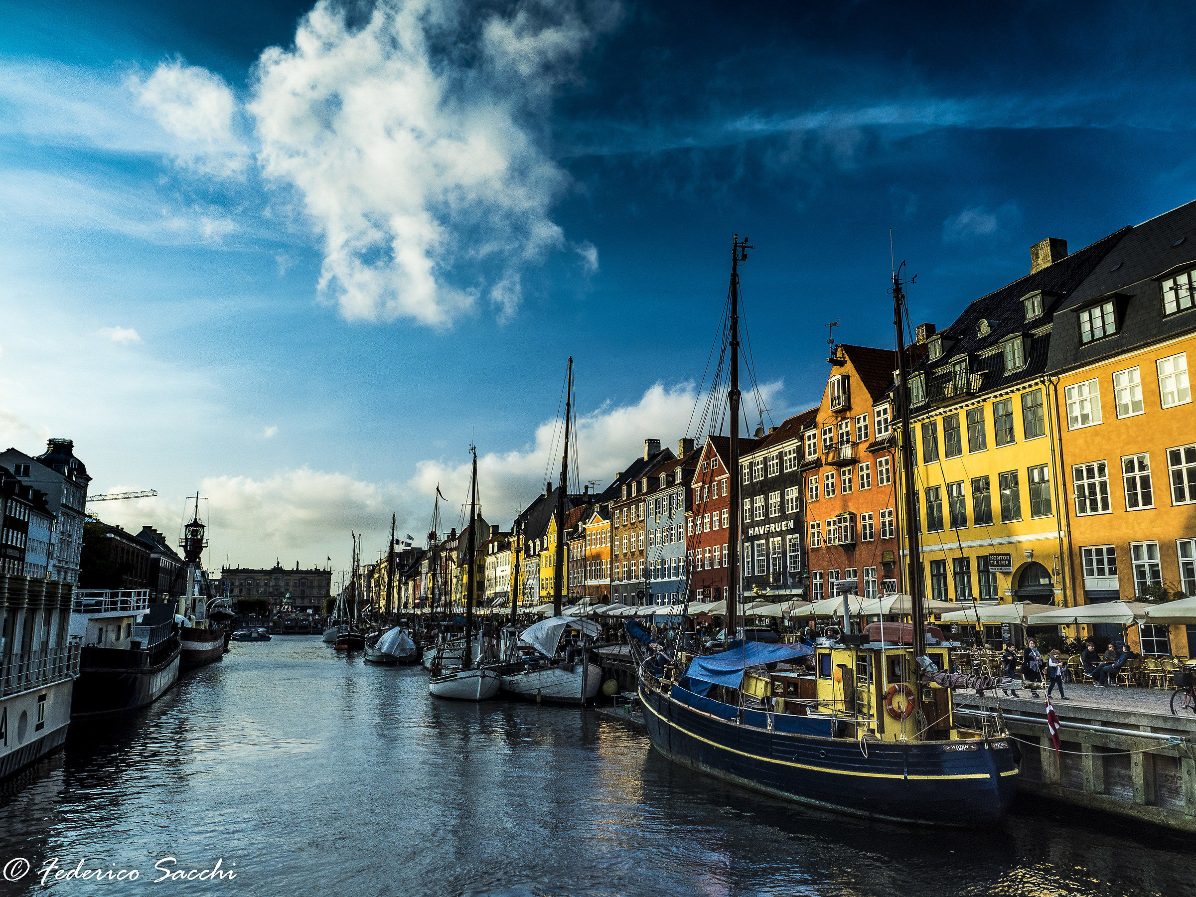 Nyhavn Daylight