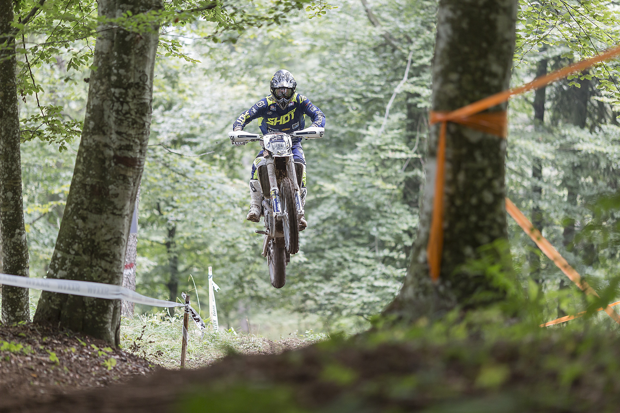 volare....tra gli alberi(italiano enduro a Trichiana)