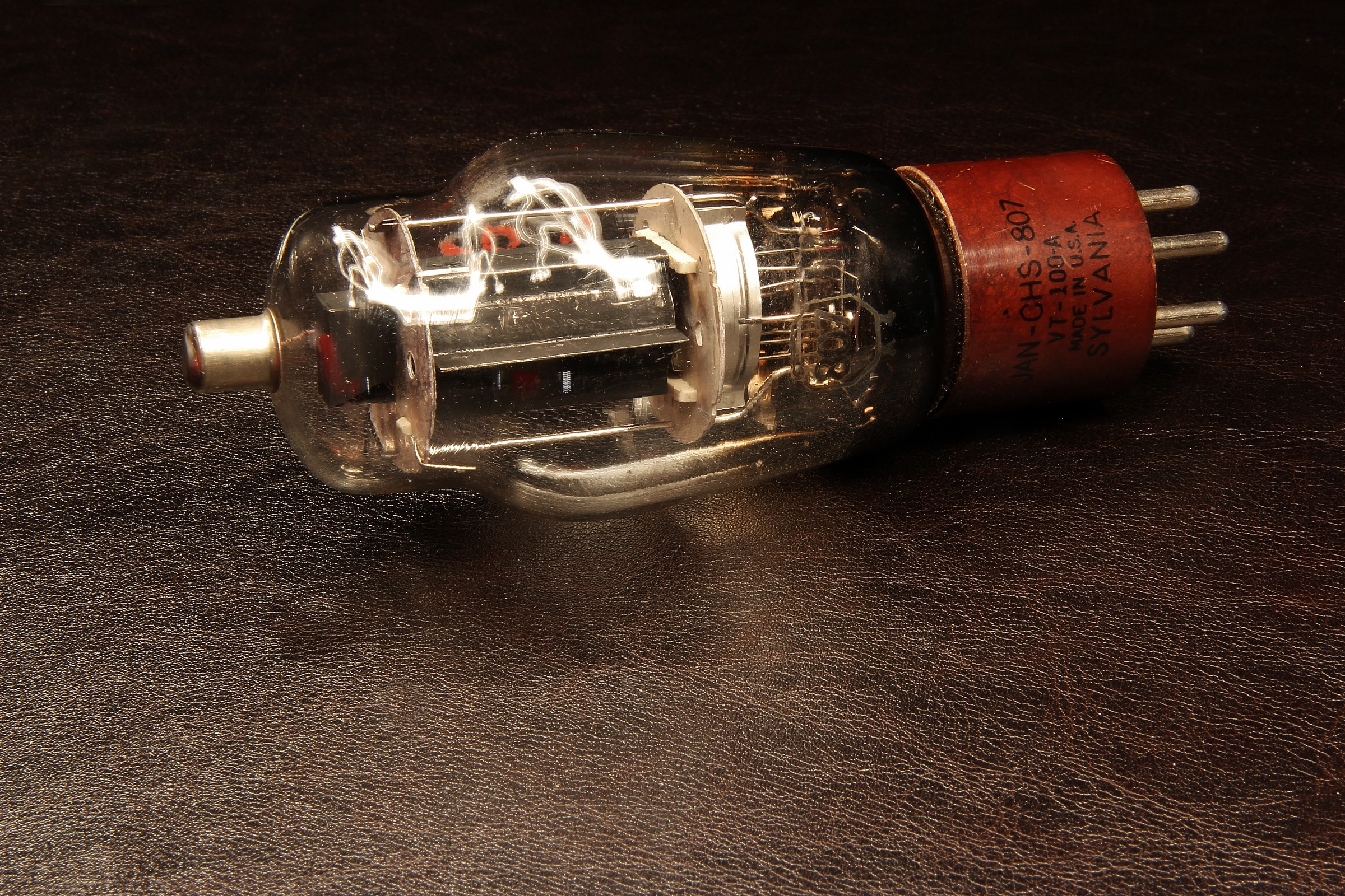 valvola termoionica di potenza con scariche elettriche