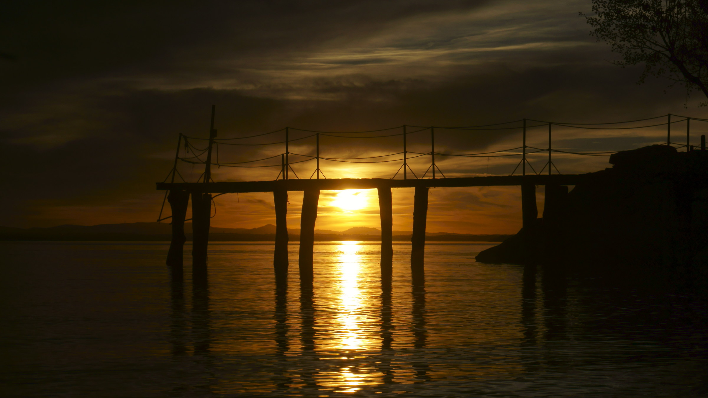 tramonto sul trasimeno