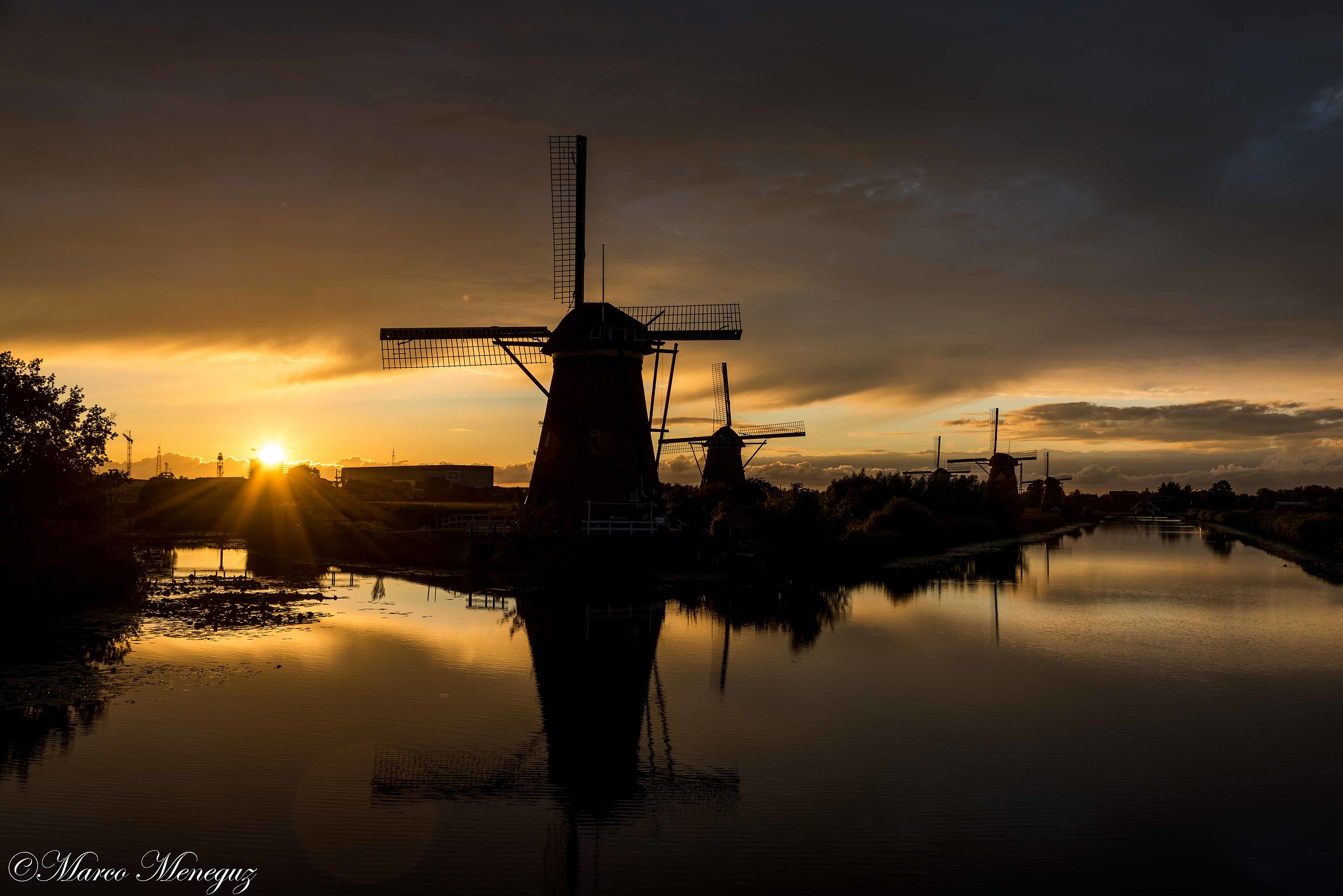 Tramonto sui mulini di Kinderdijk