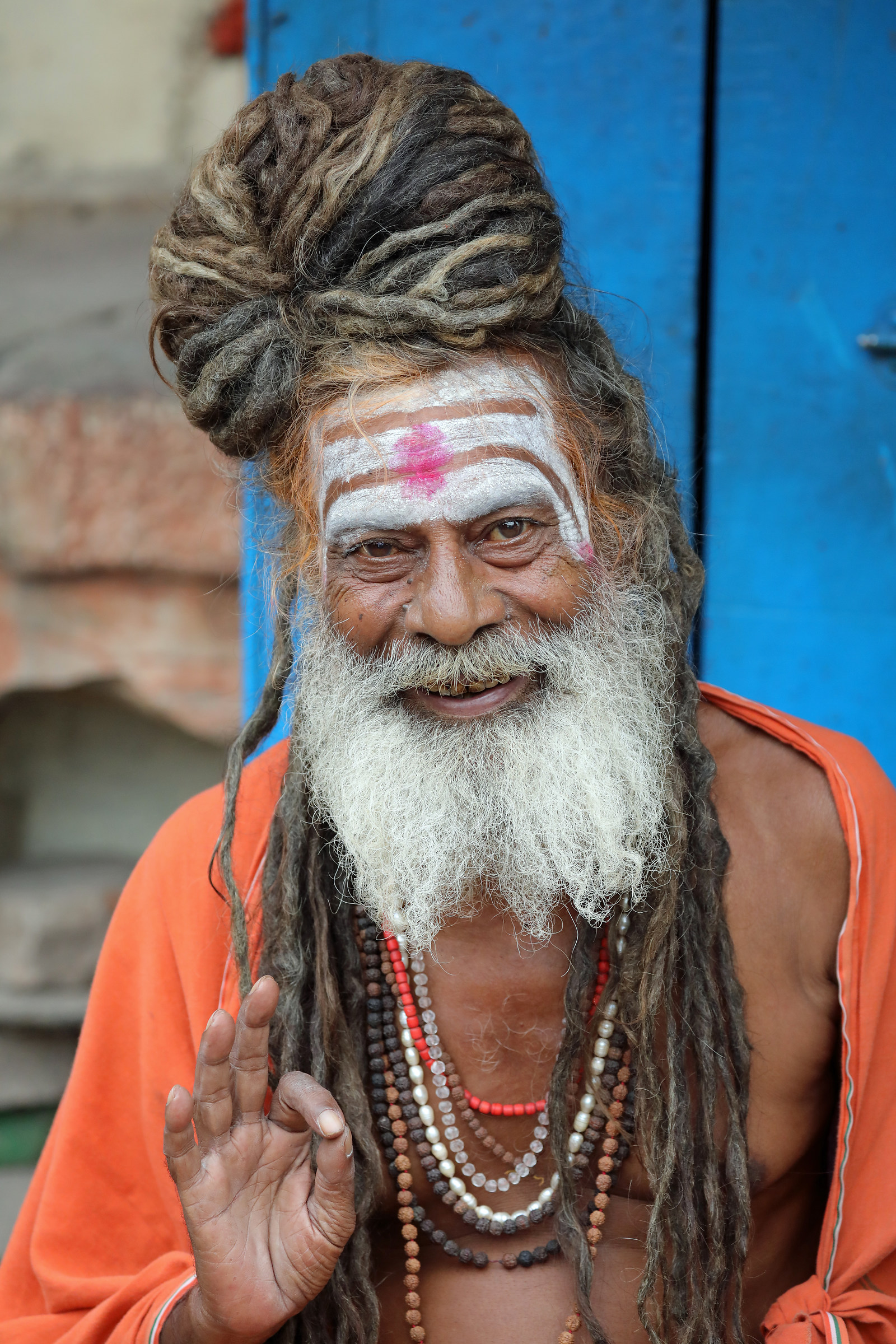 Varanasi... sadhu in riva al Gange.