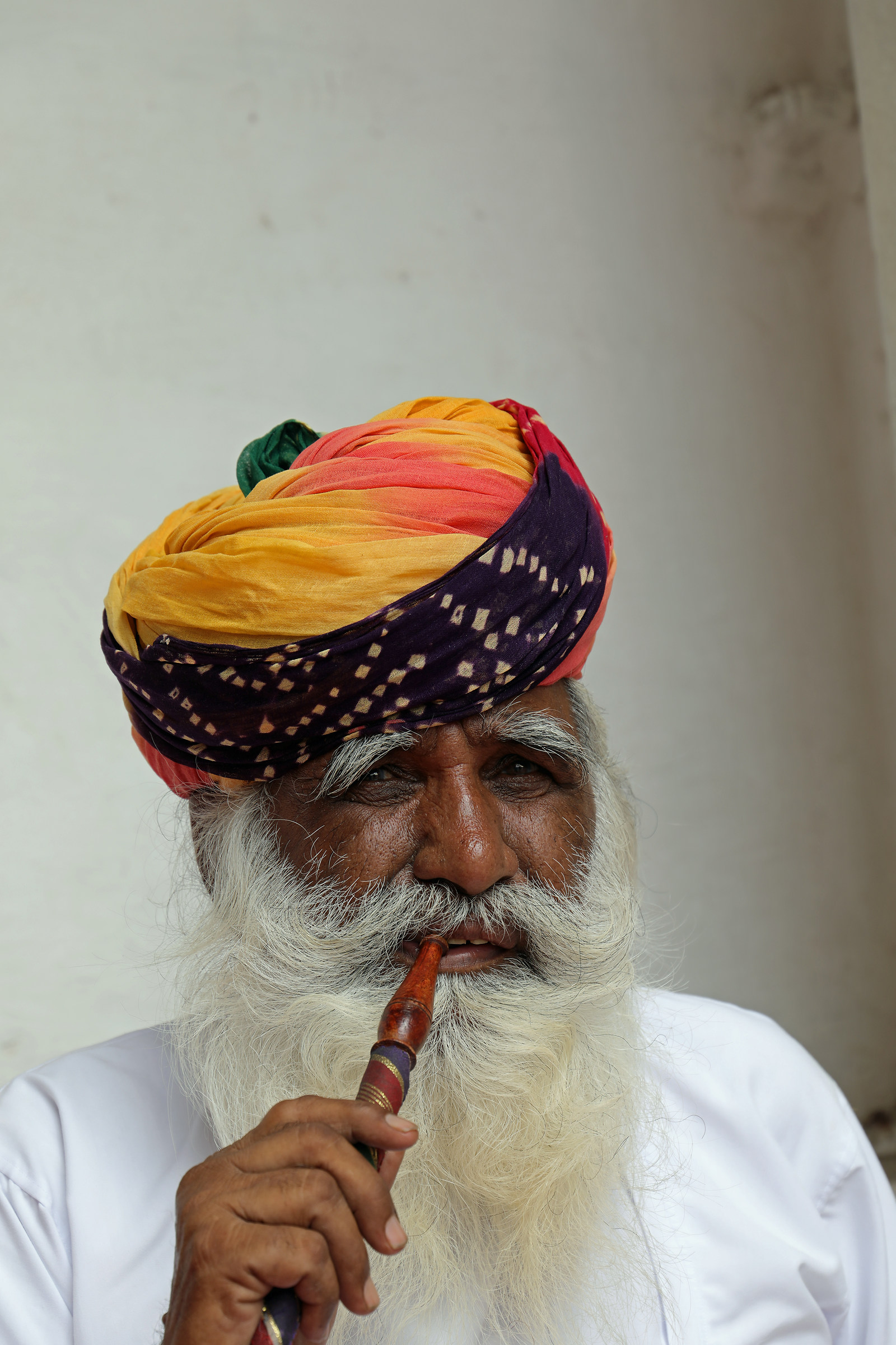 Jodhpur...fumatore d'oppio nel cortile del forte.
