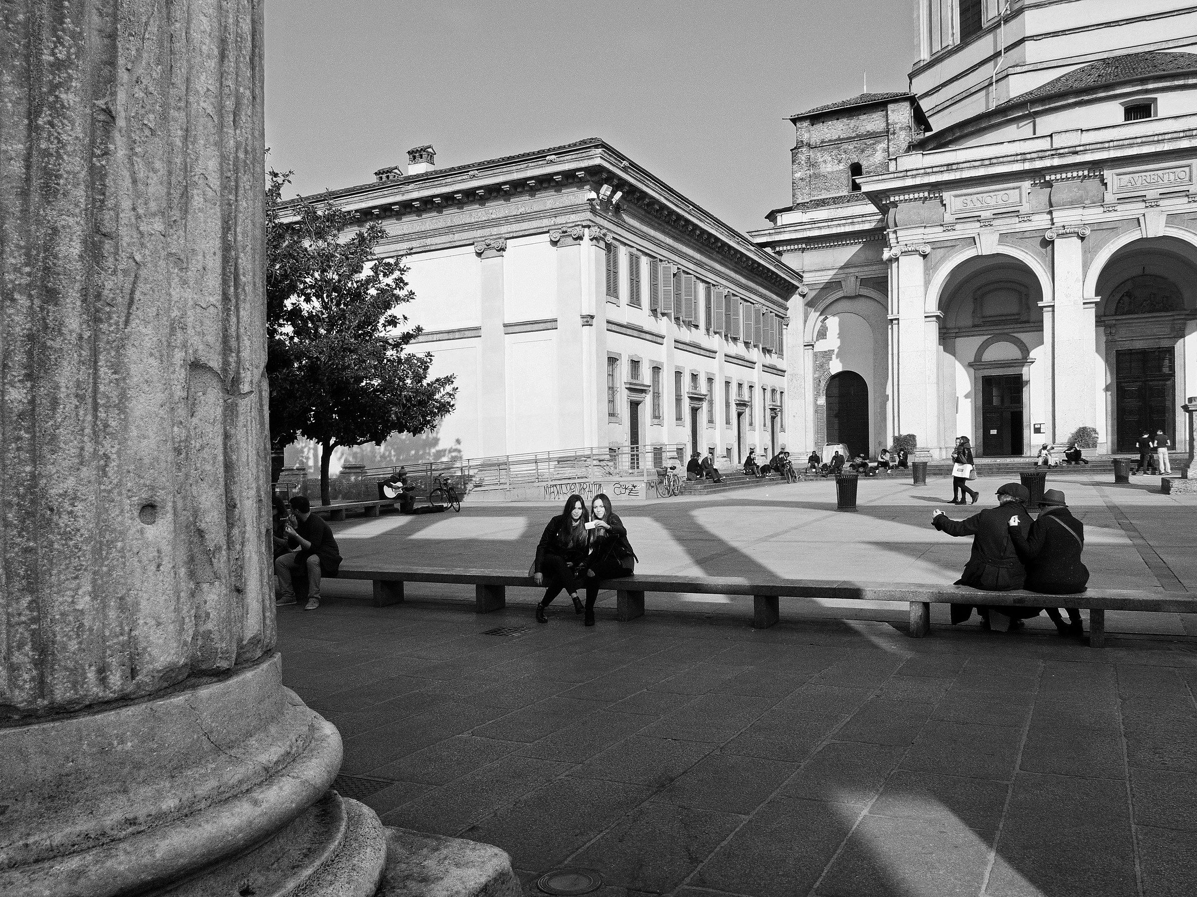 to the columns of San Lorenzo