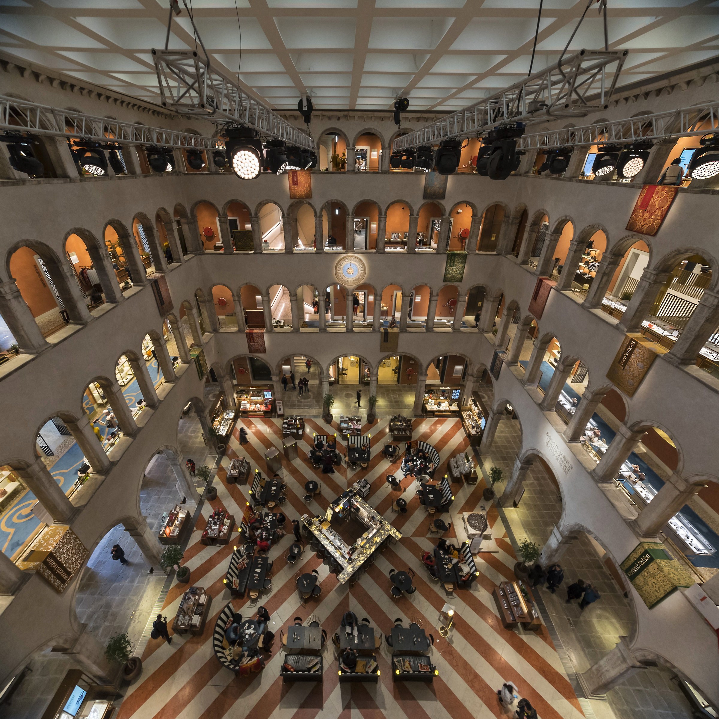 Fondaco dei Tedeschi - 16