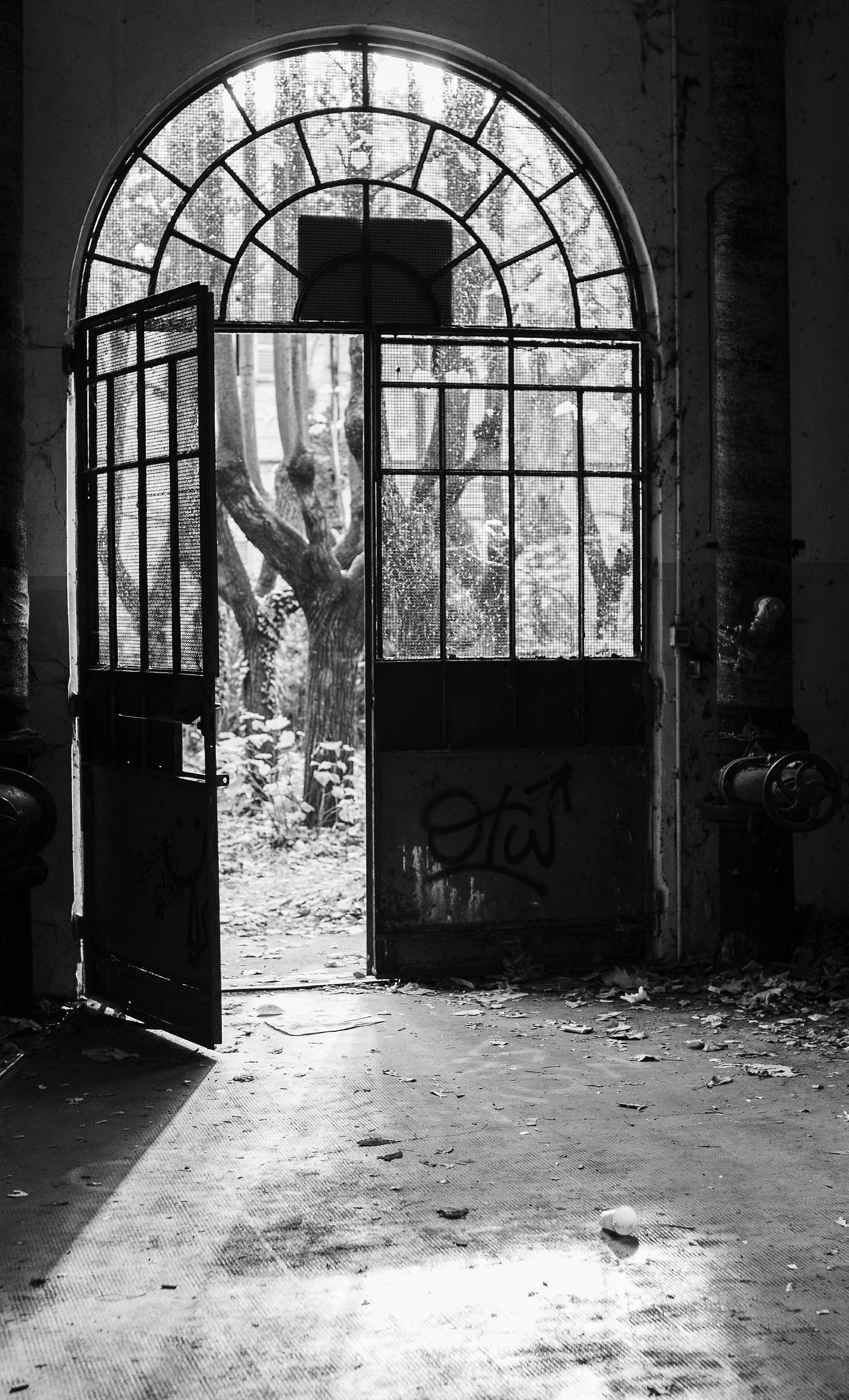 Aqueduct former Mombello's asylum