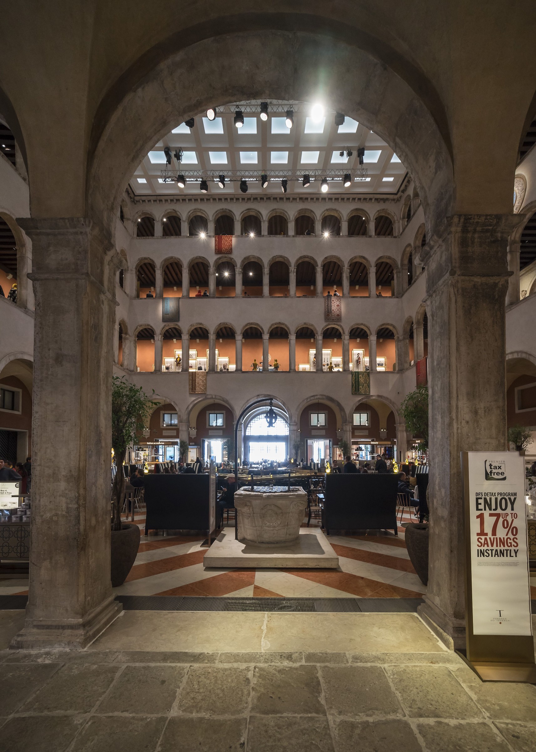 Fondaco dei Tedeschi - 4