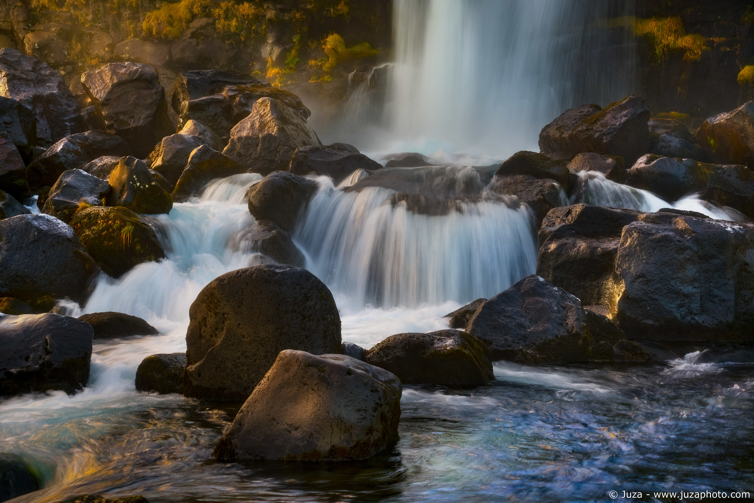 Oxararfoss, light and water