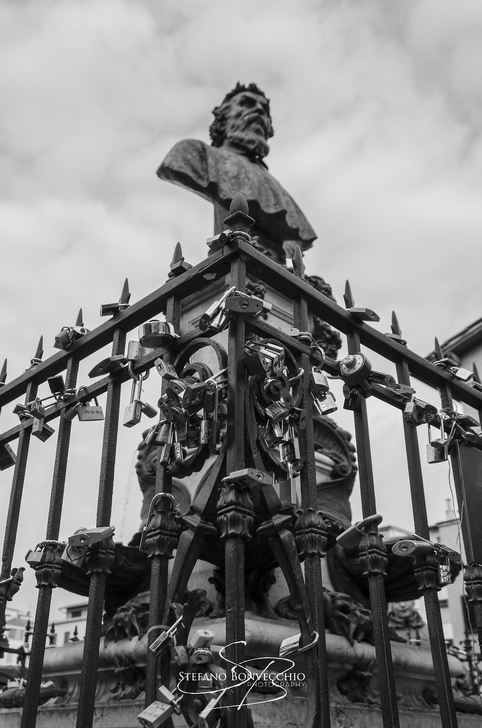 Cellini Statue (Old Bridge)