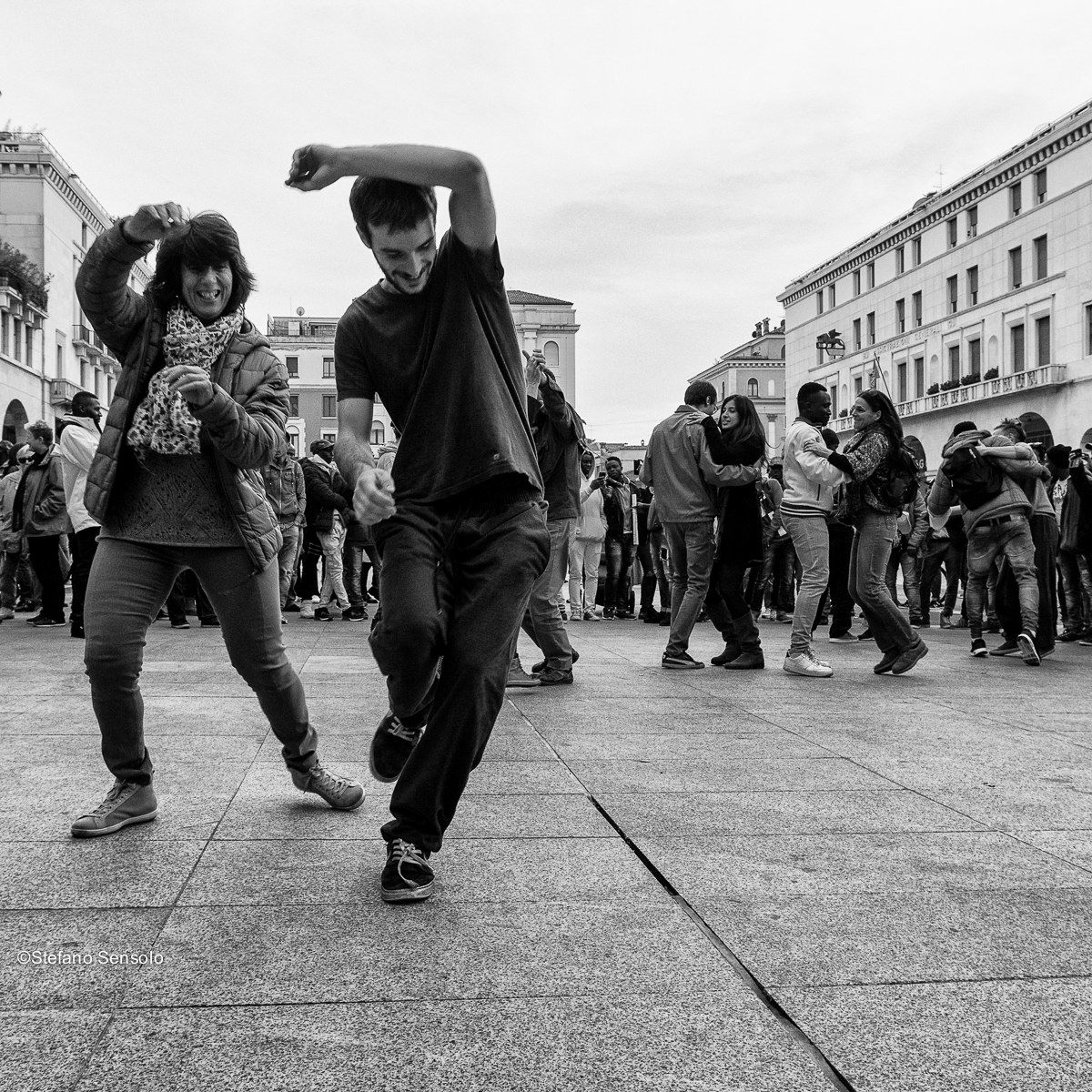 marching for the welcome - manifestation