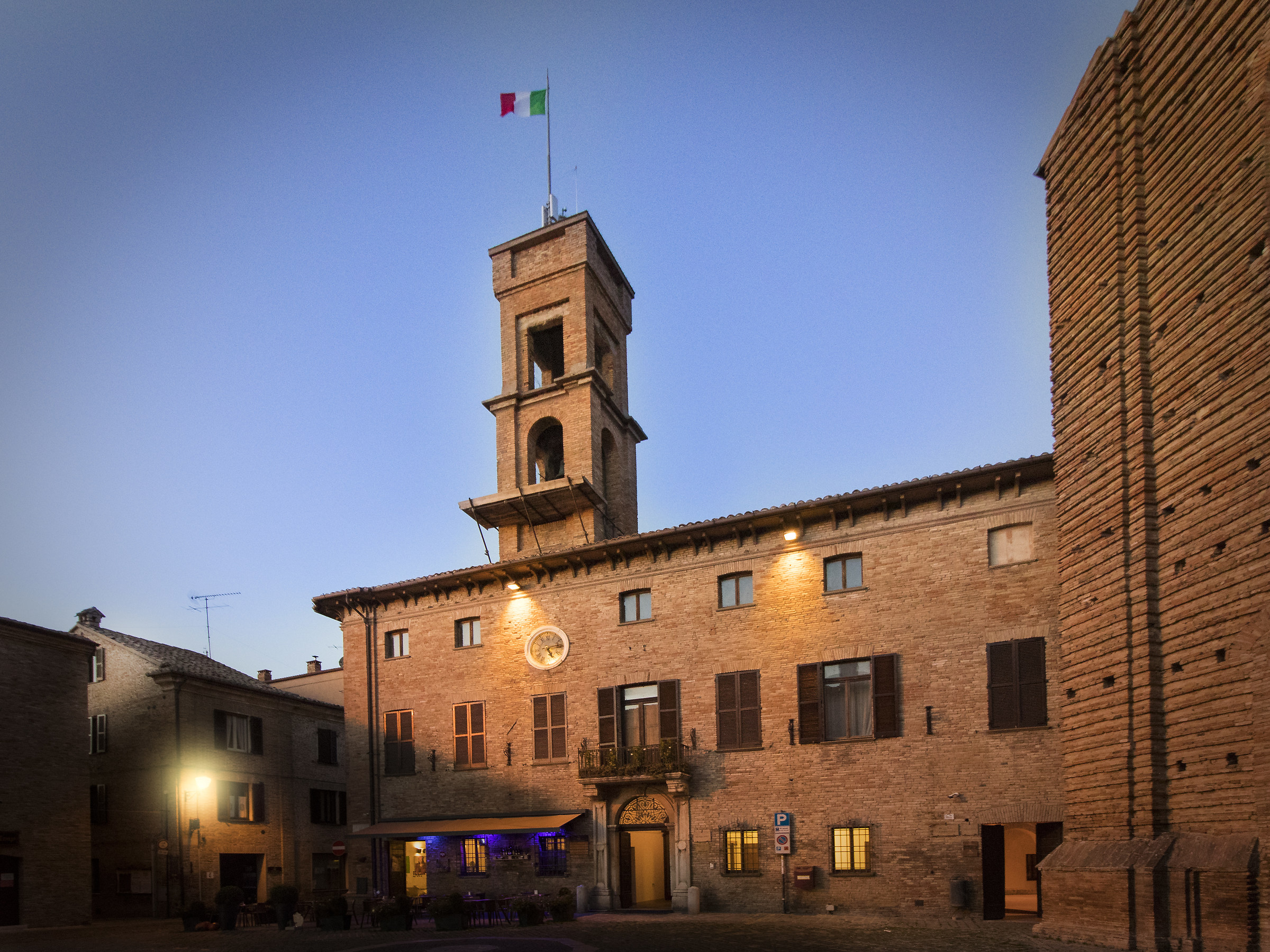 Mondavio - la piazzetta -