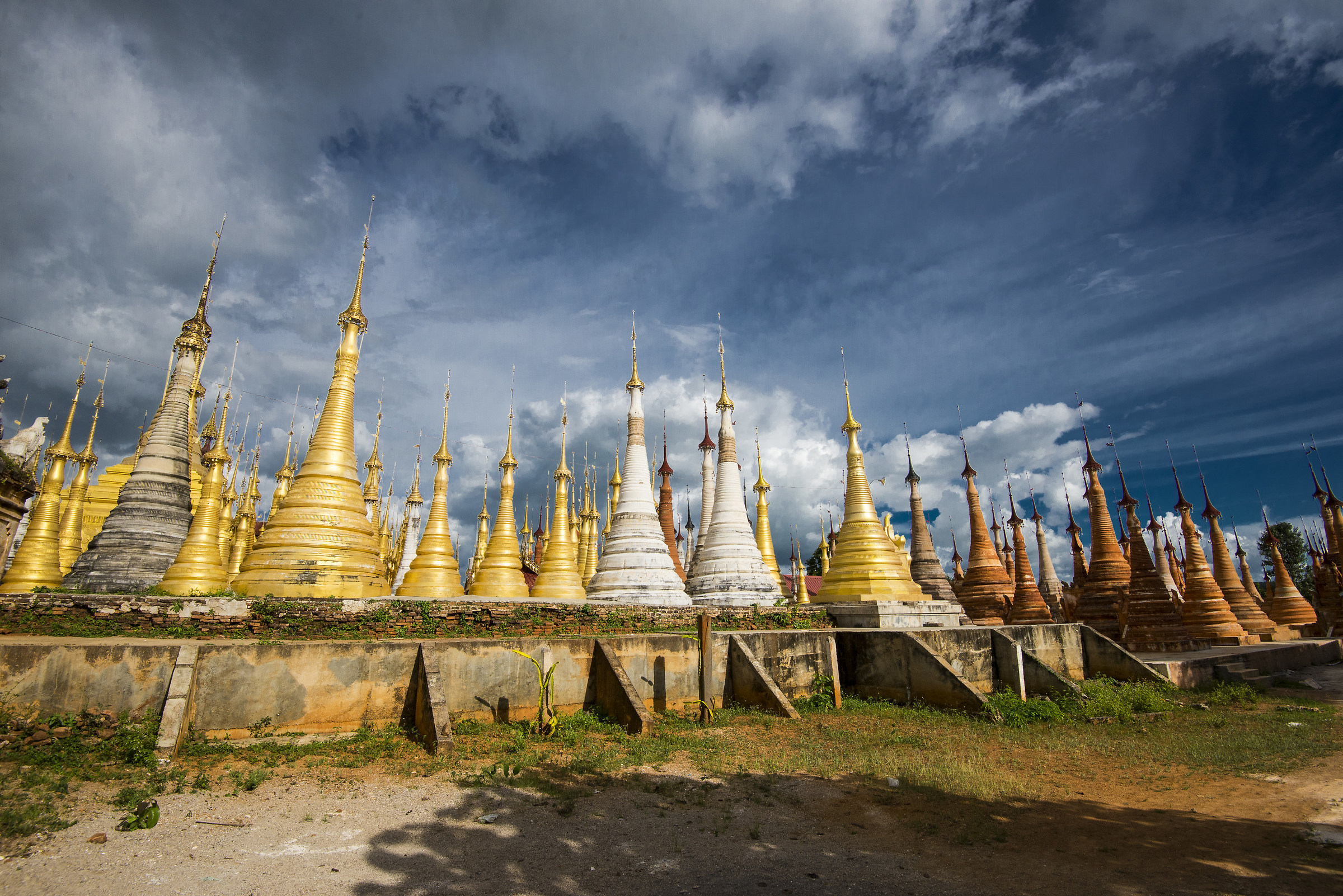 Myanmar - Ancient Buddhist temples of Shwe Inn Dain Pago