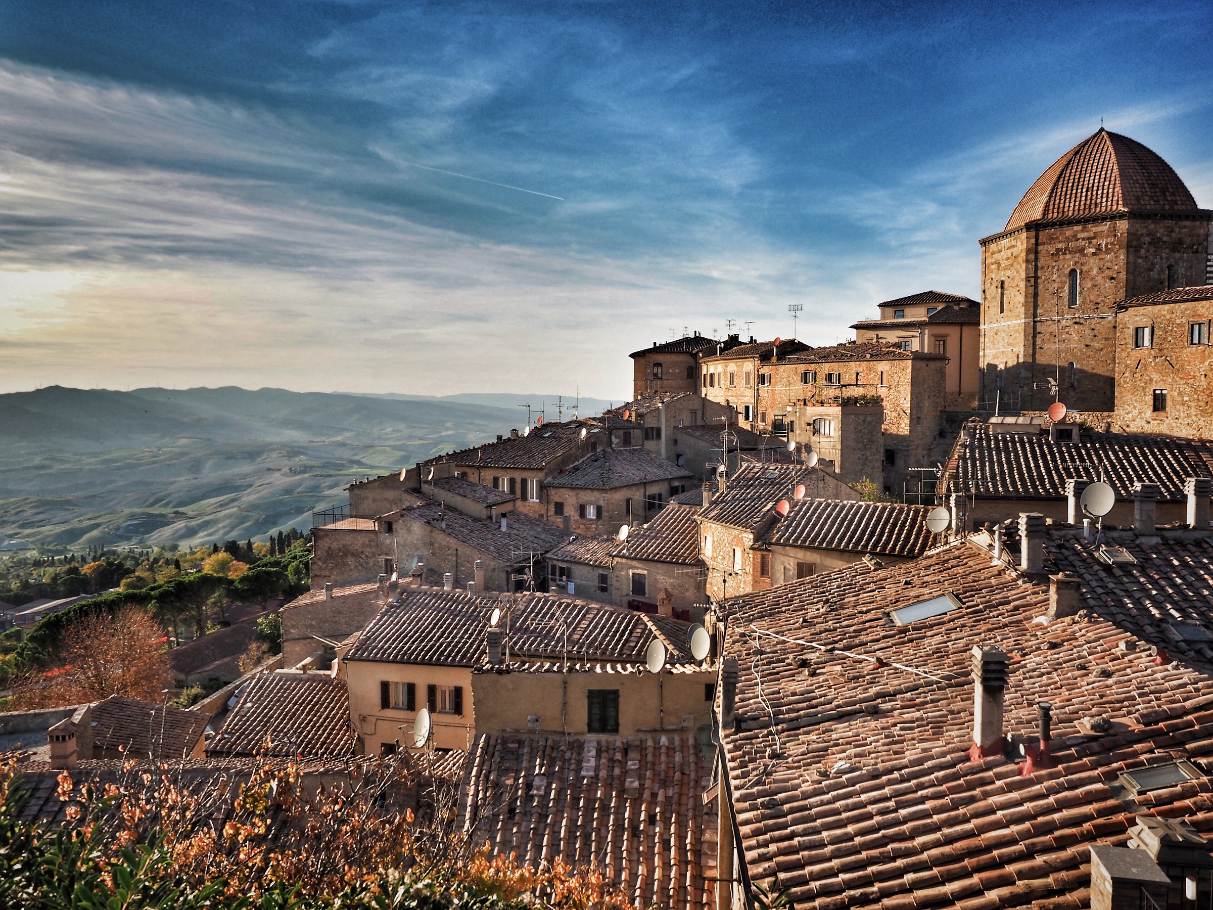 Volterra and its roofs