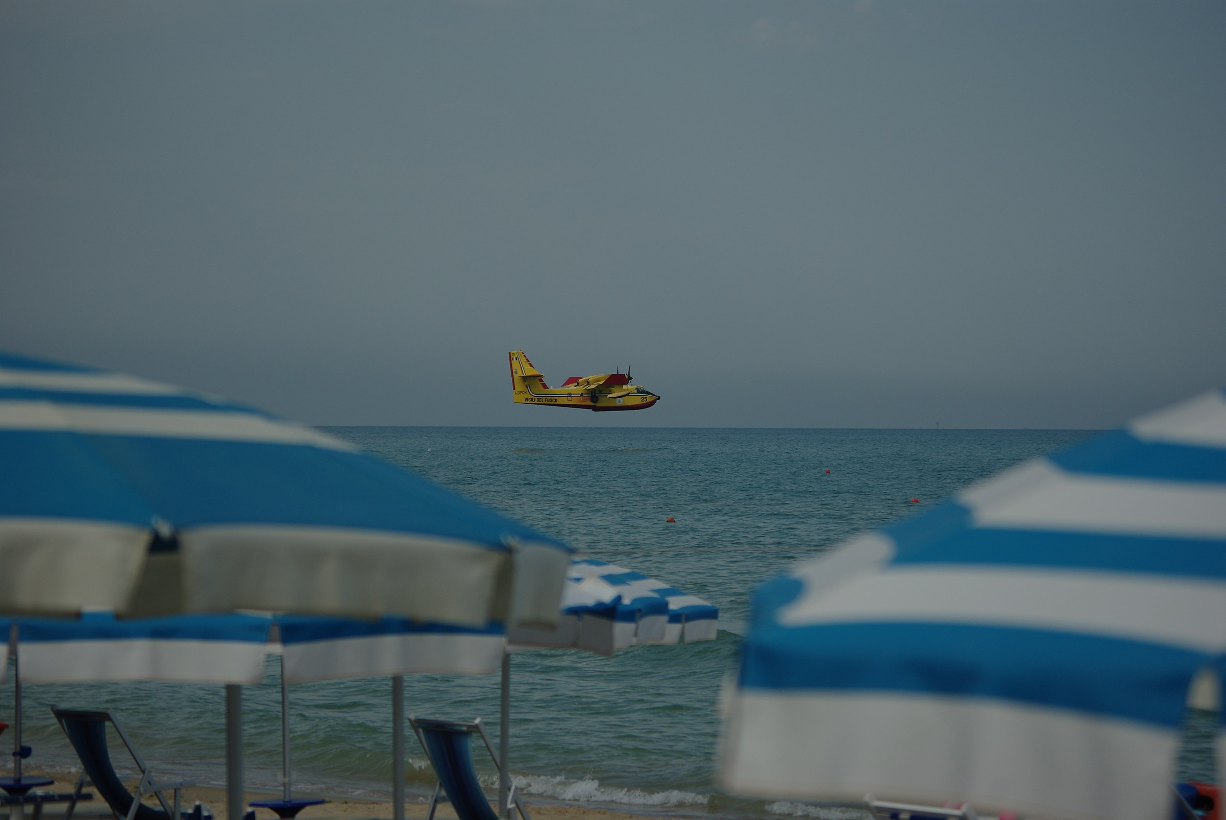 Canadair on the beach ...