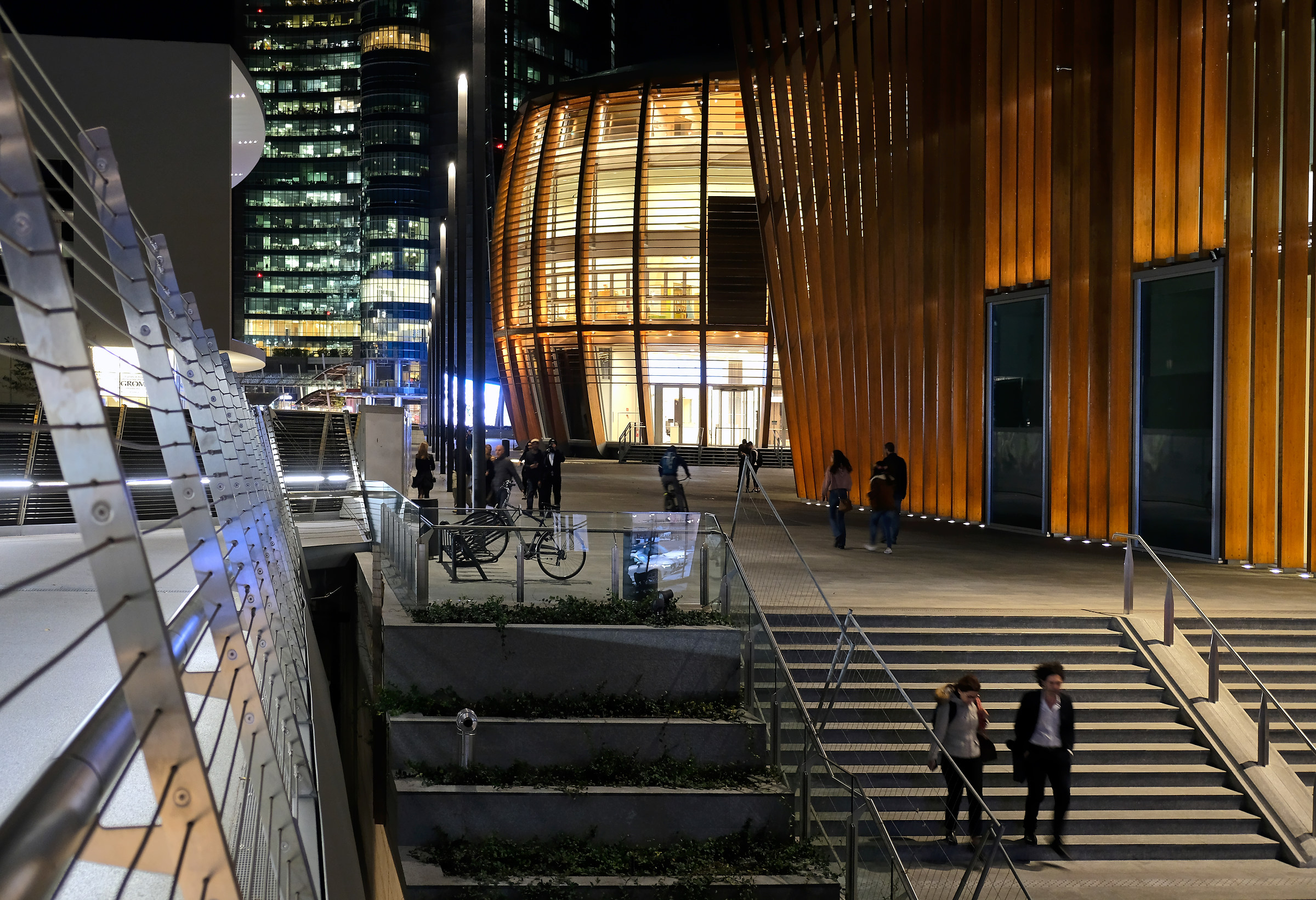 Piazza Gae Aulenti - Milan