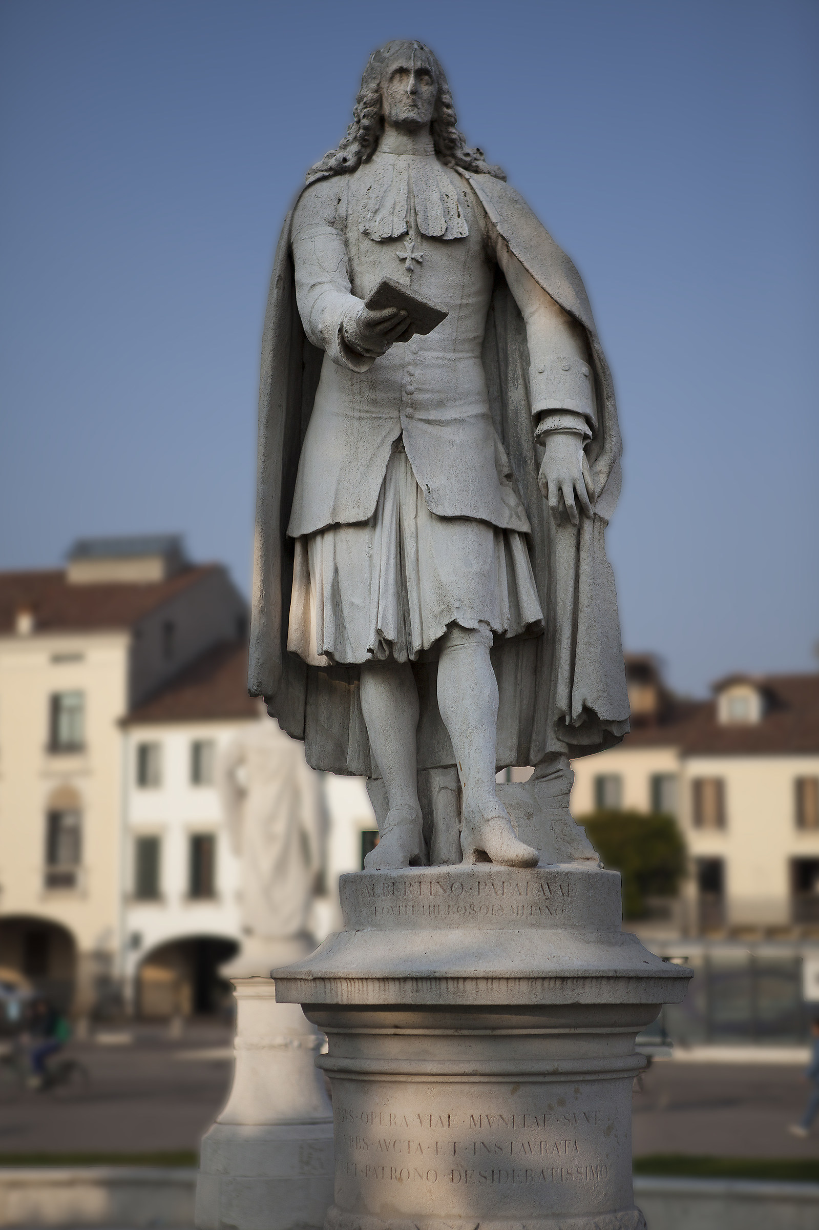 La statua (Albertino Papafava)