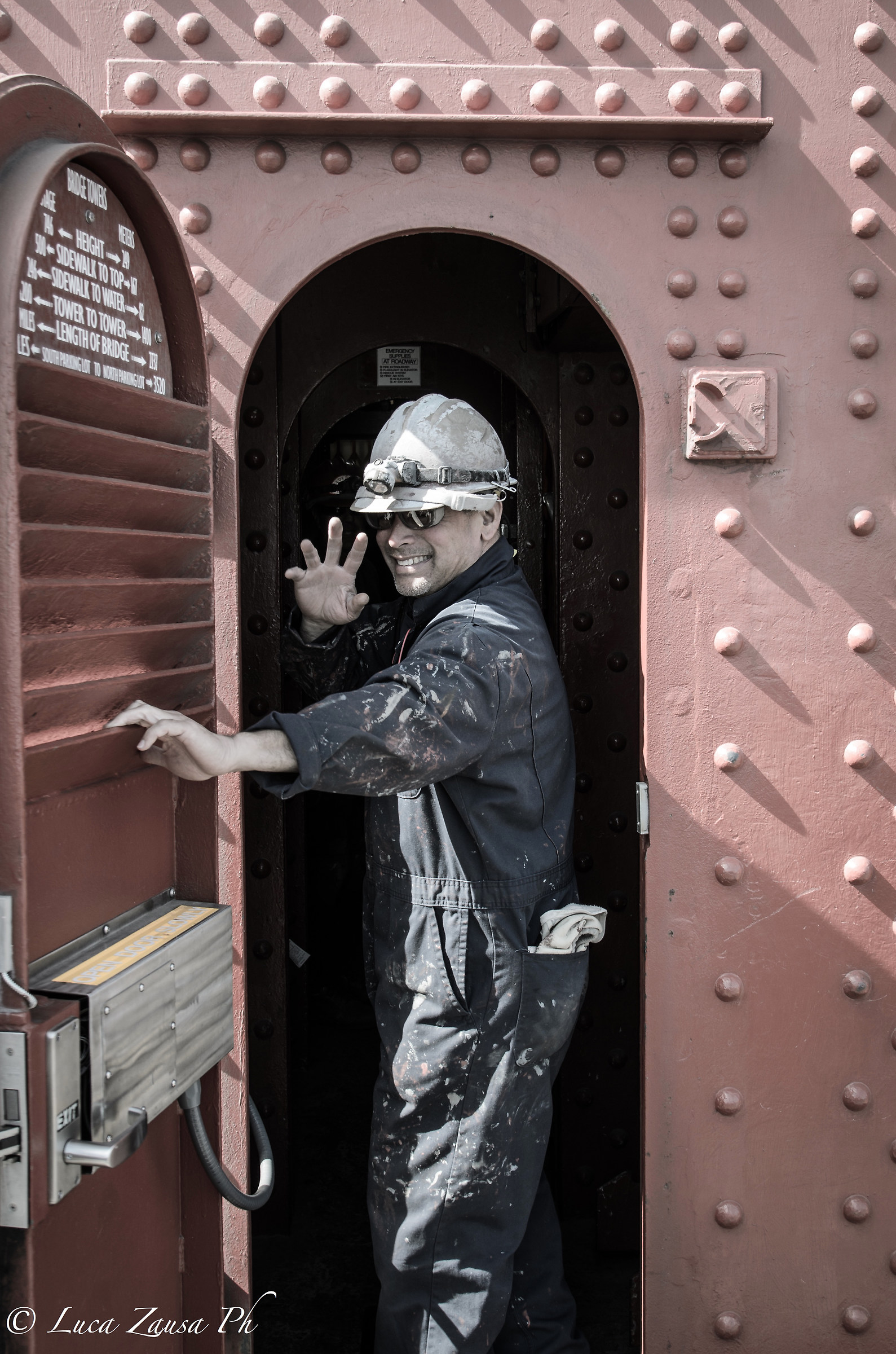 Hi, I get into the bridge to give some rust