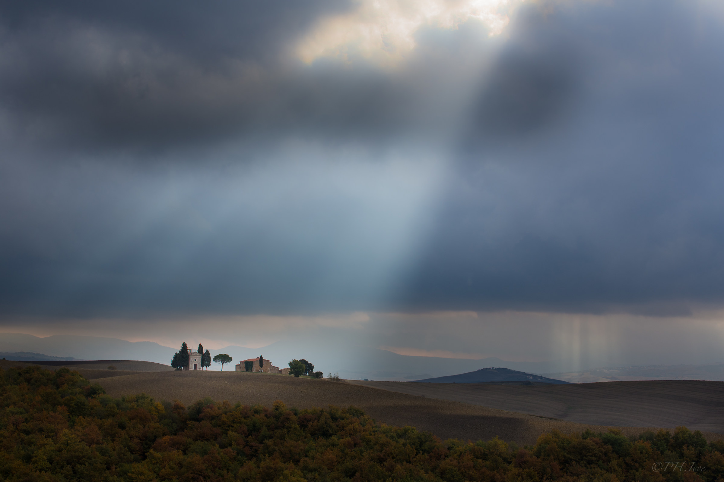 A sunbeam before the flood