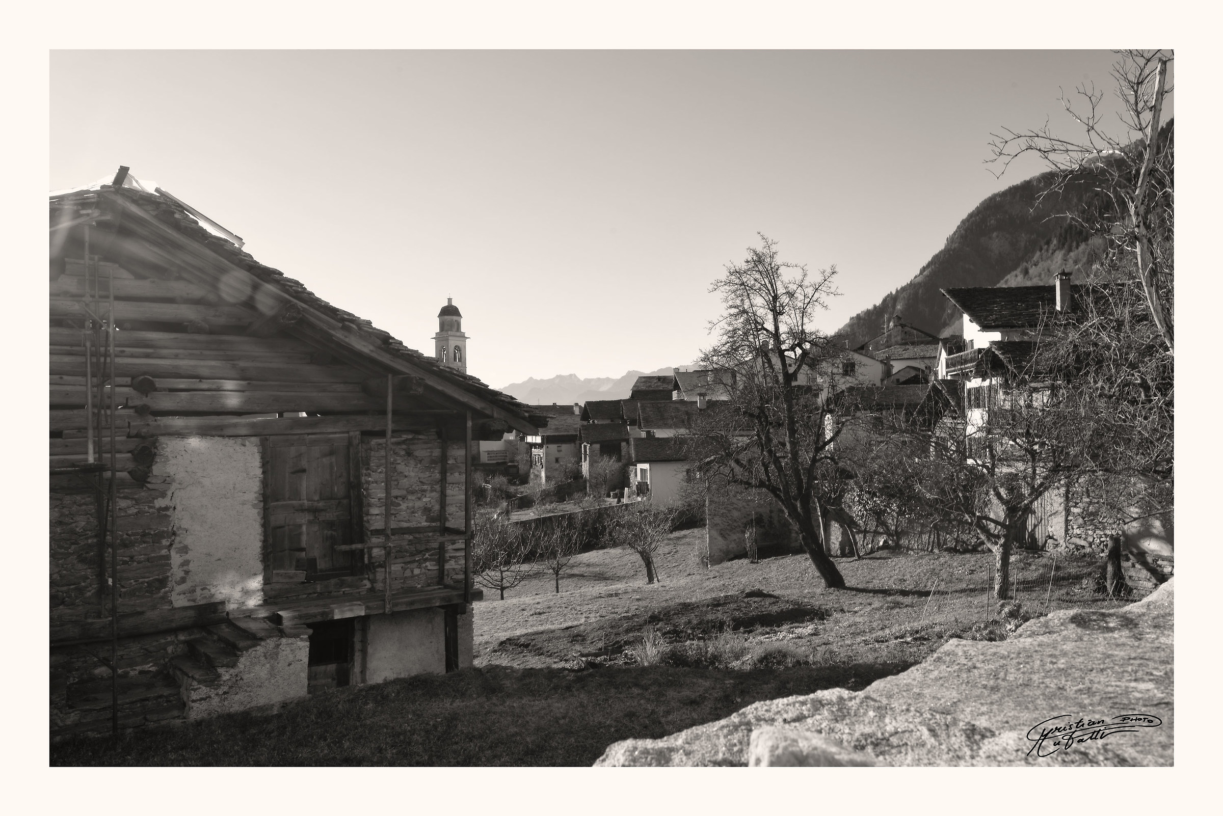 Midday light in SoglioSulla destra