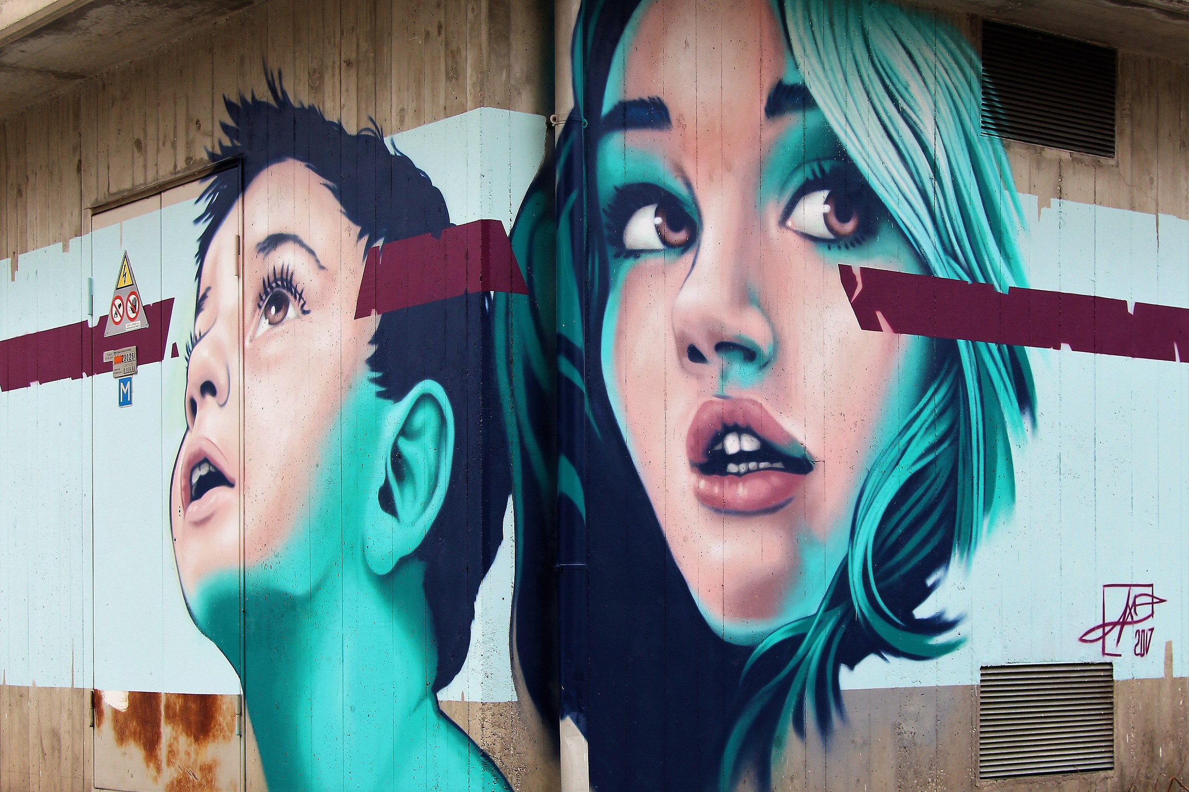 Murales on the electric booth