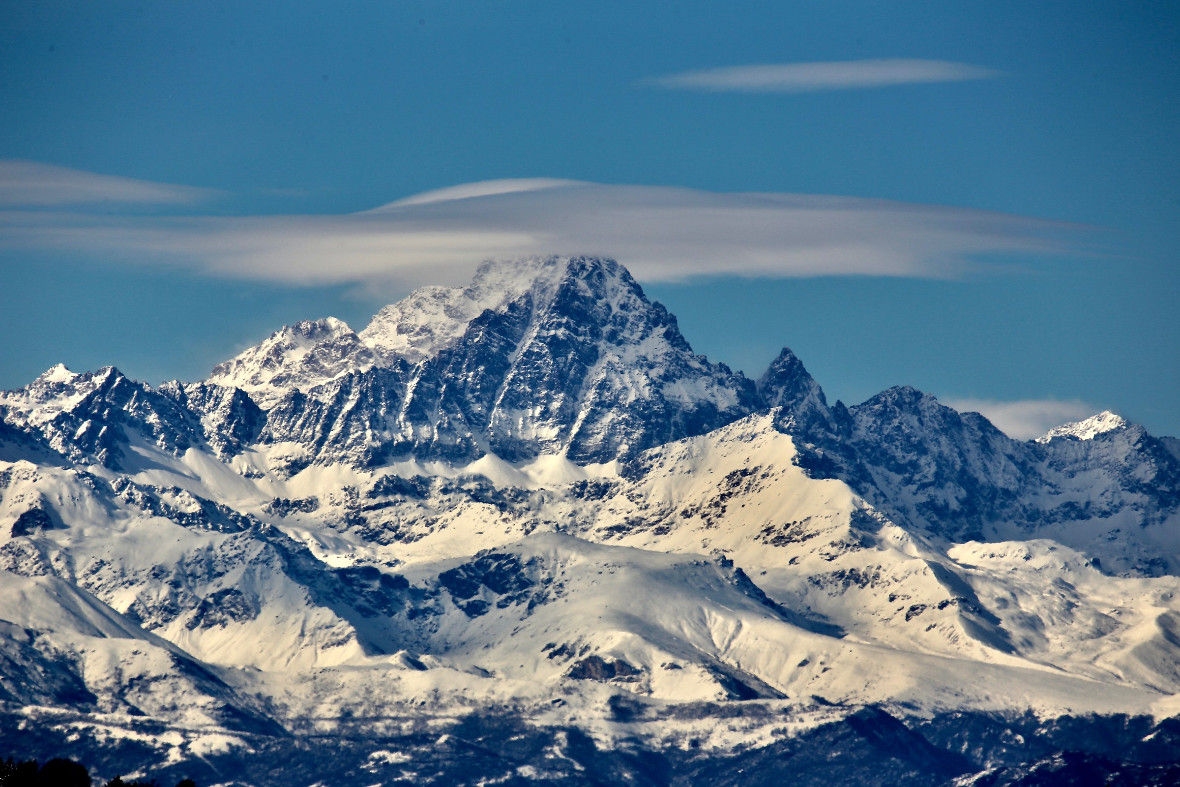 Se il Monviso ha il cappello o fa brutto o fa bello
