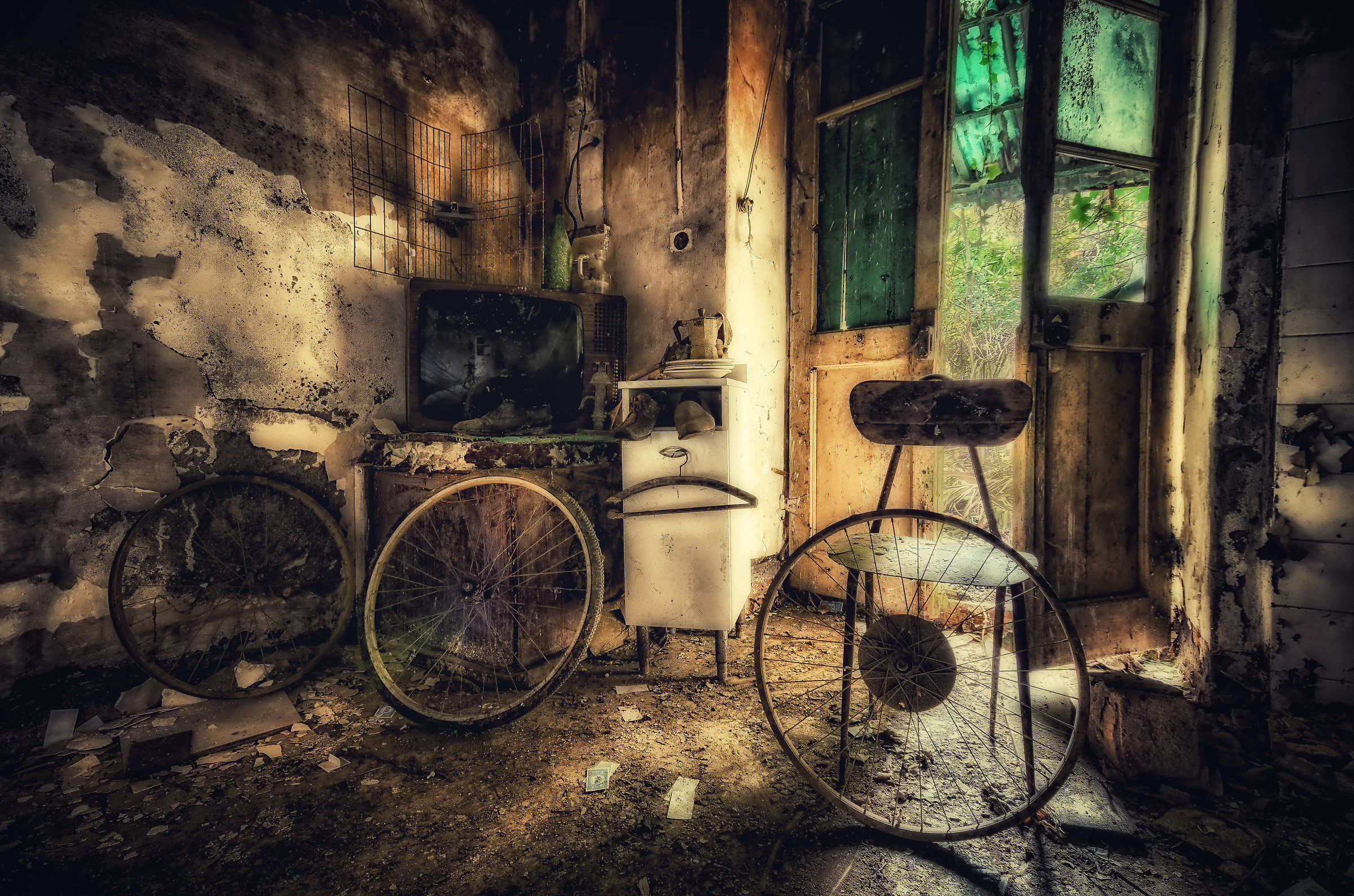 The cyclist's escape ... M. abandoned village