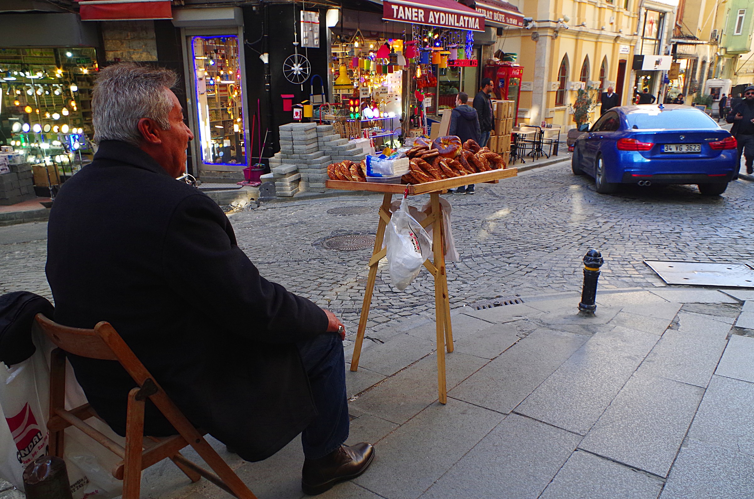 Il venditore di "cimit"
