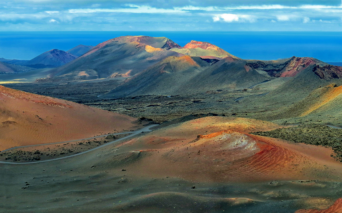 Timanfaya lights at dawn