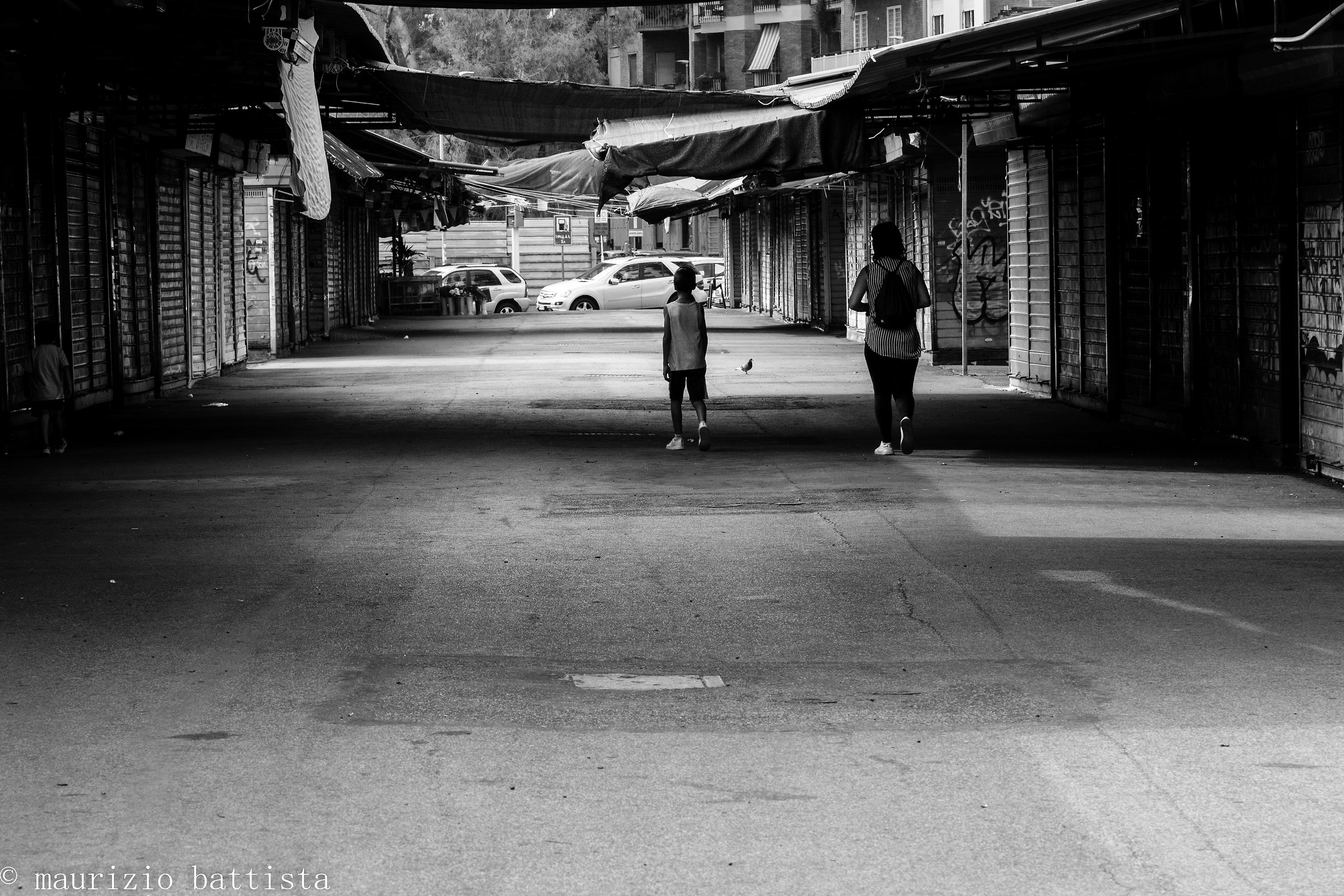 La solitudine del mercato domenicale