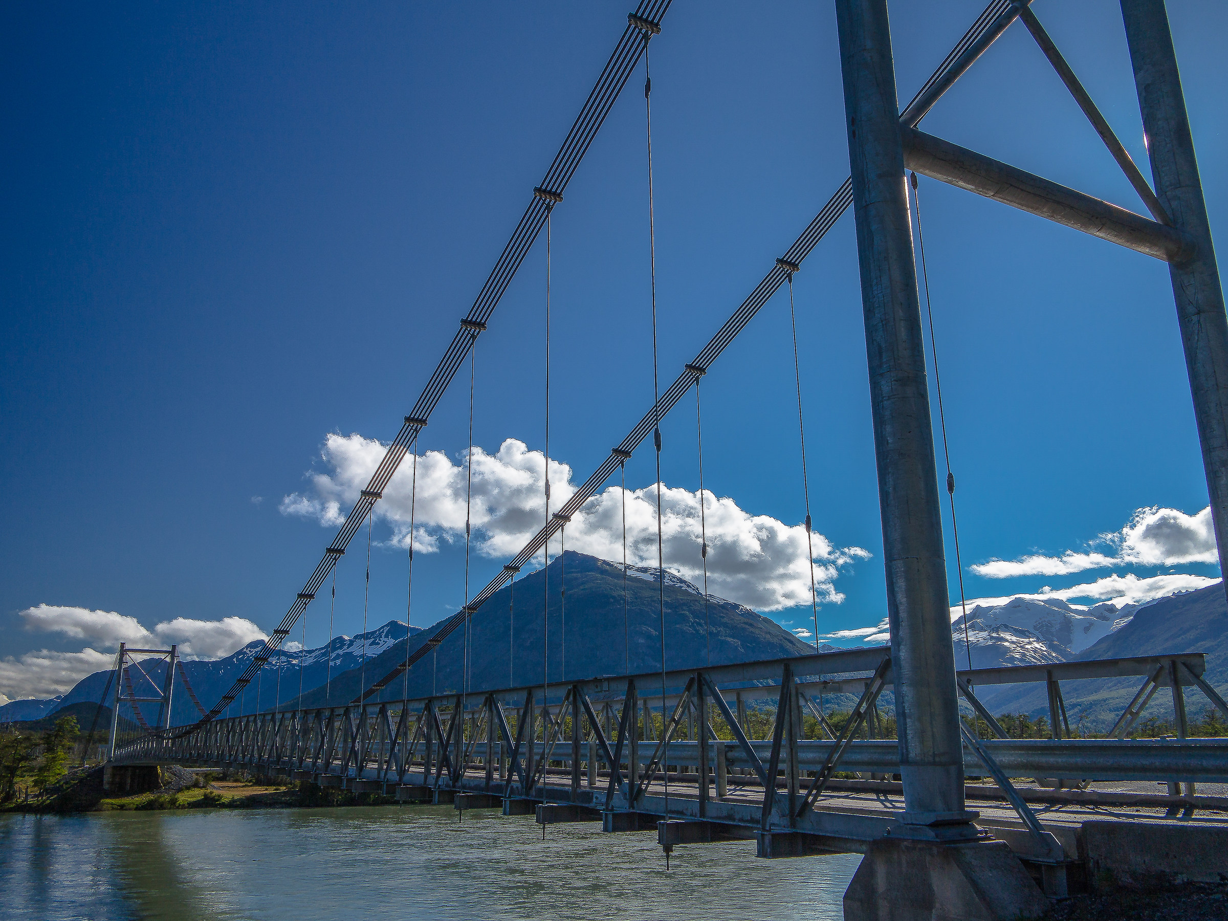 Il ponte Augusto Grosse I sul Rio Mayer in Patagonia