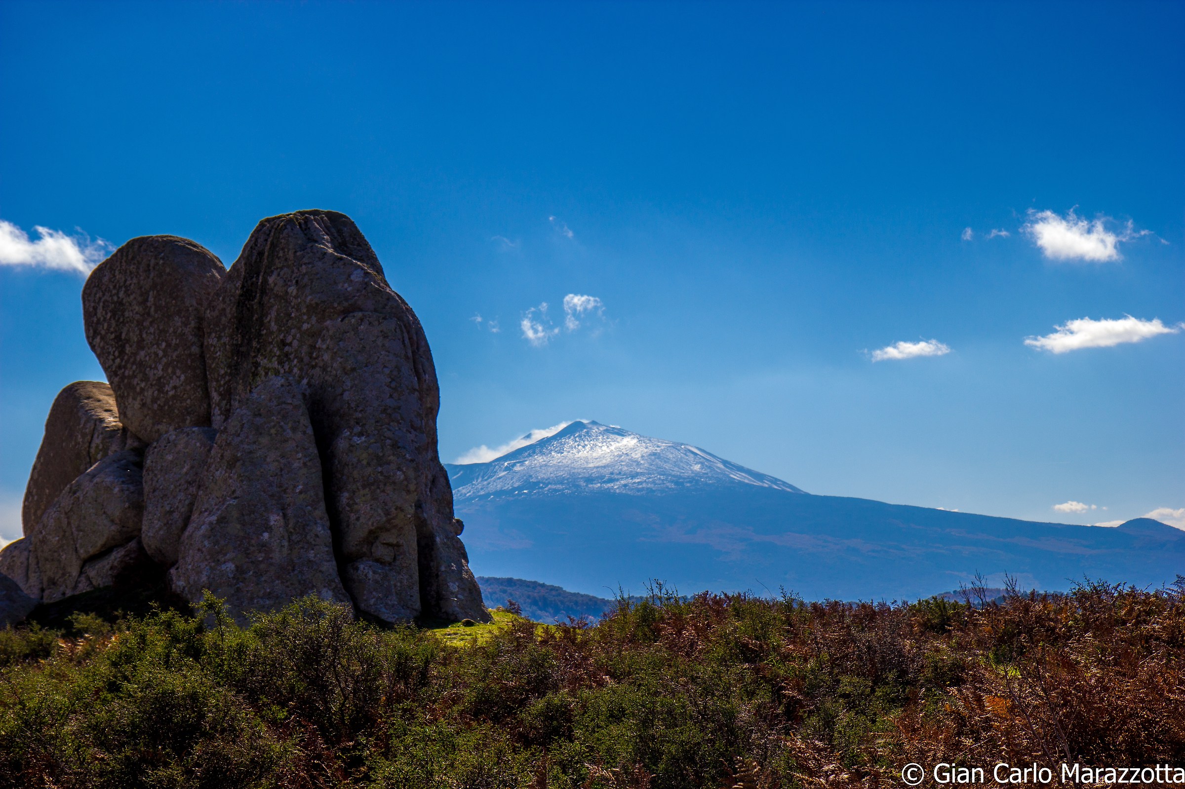 Monoliti Argimusco e l'Etna