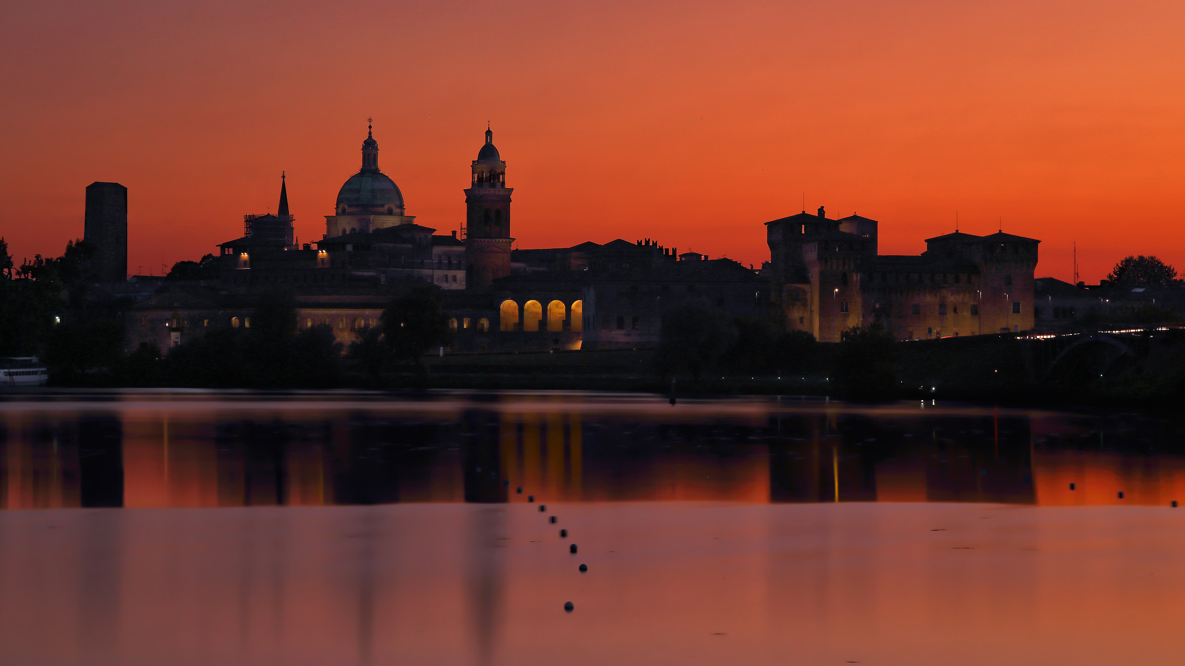 Mantova skyline