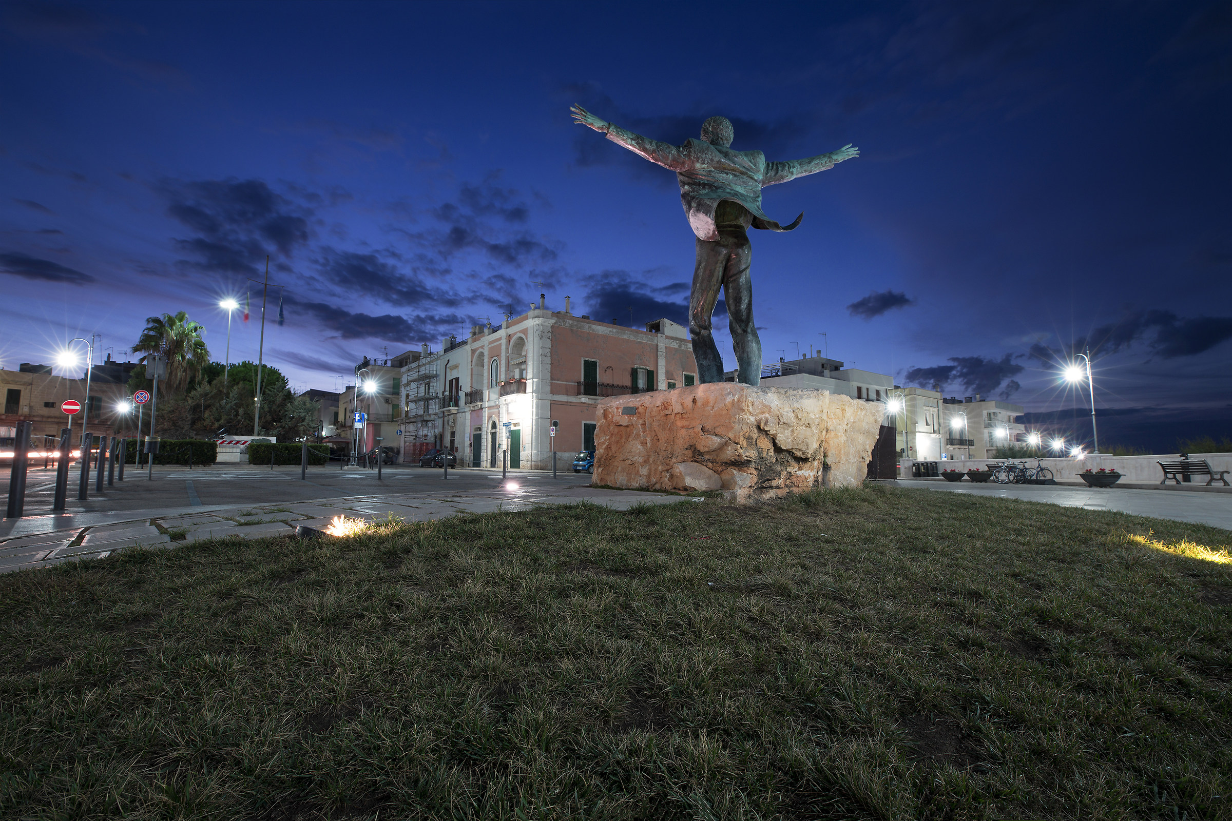 Polignano tribute to great Domenico Modugno