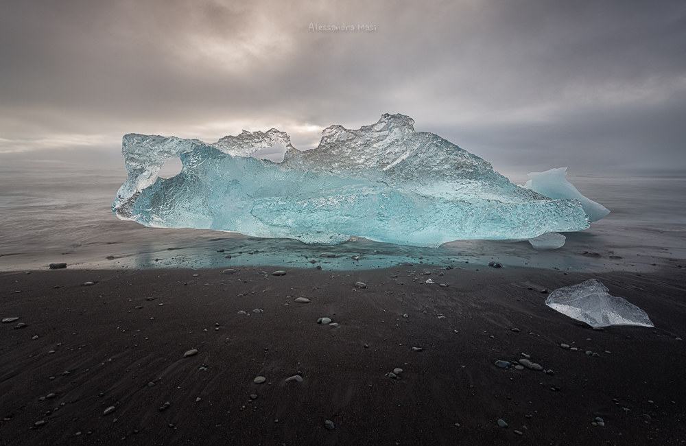 Sculture di ghiaccio sulla spiaggia dei diamanti.
