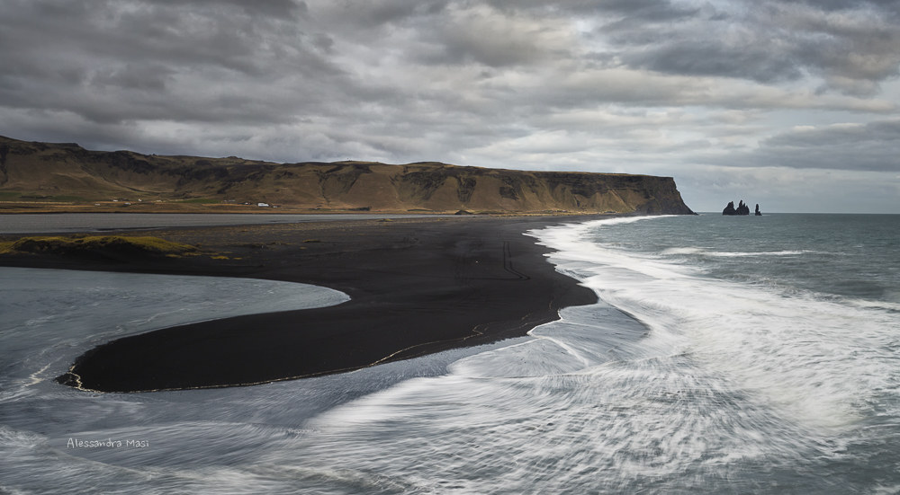 La spiaggia nera di Dyrhólaey