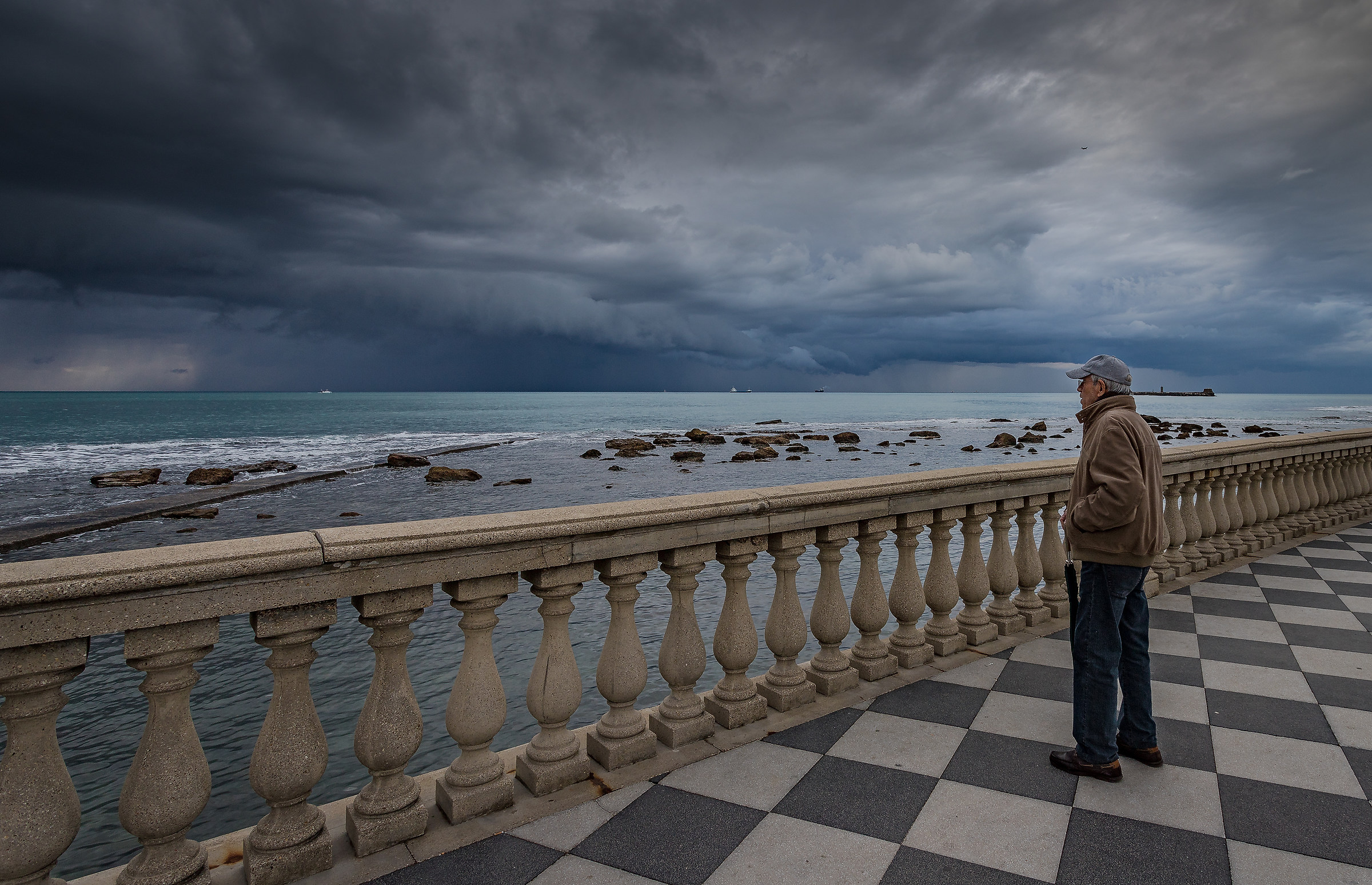 Waiting for the storm 4