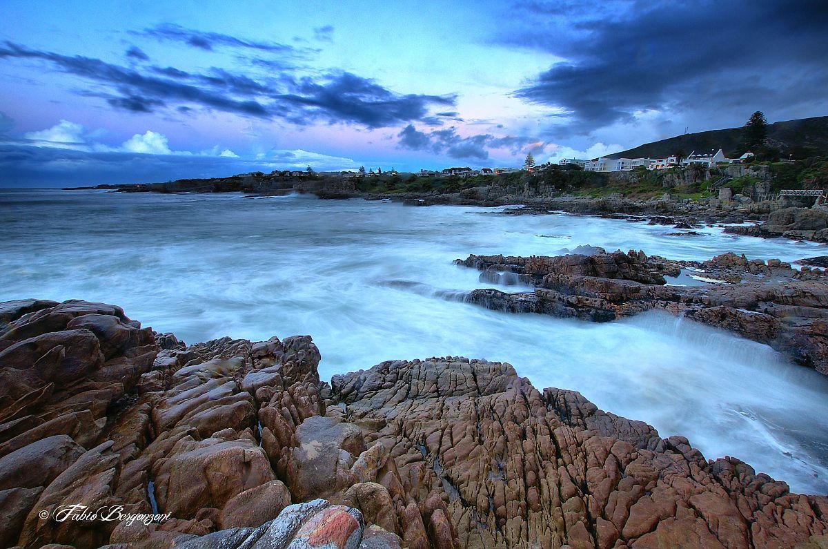 Alba dagli scogli di Hermanus