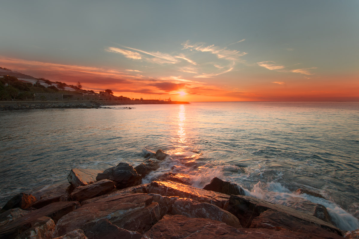 Alba a Santo Stefano al Mare
